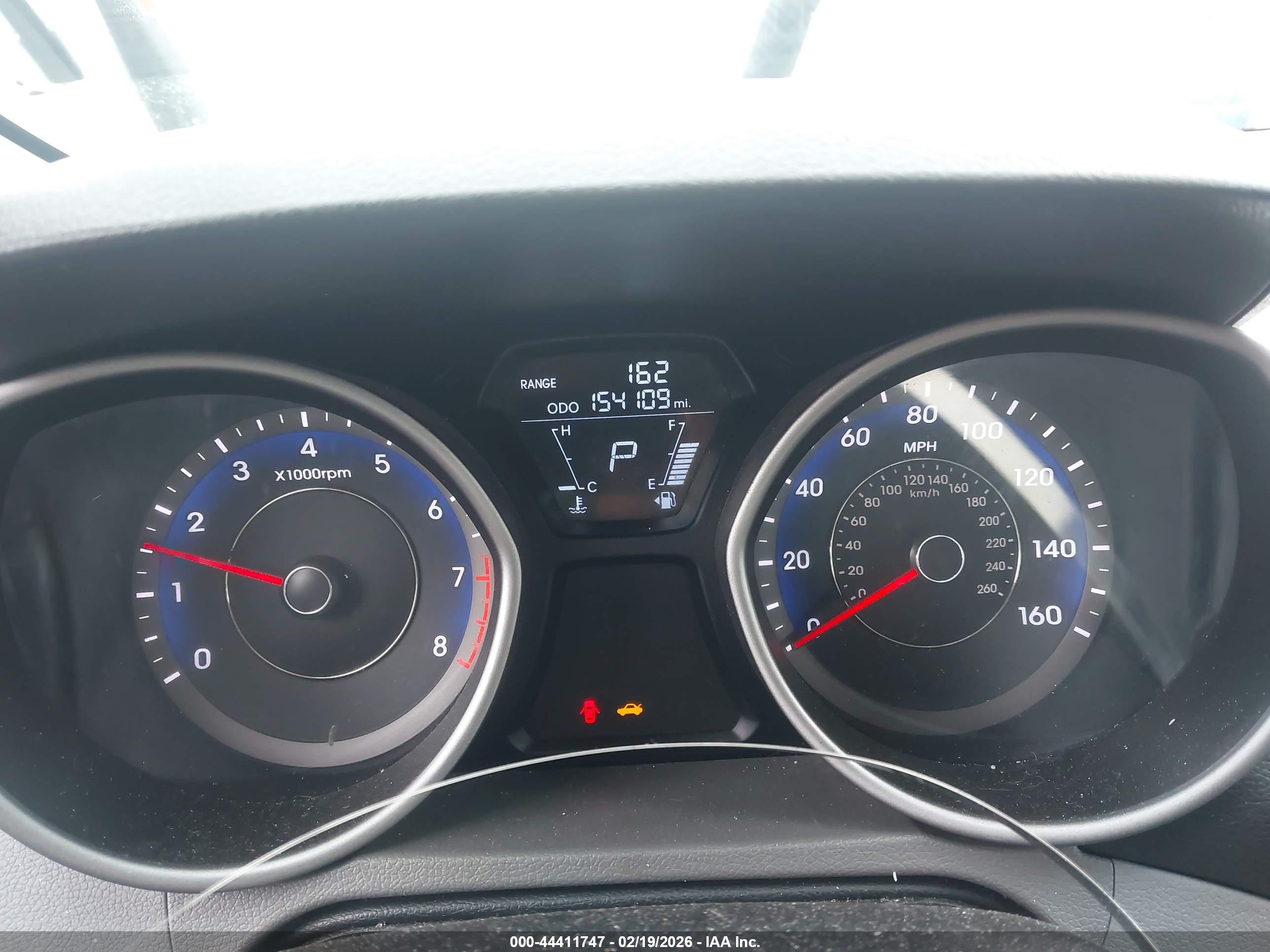 HYUNDAI ELANTRA image 7