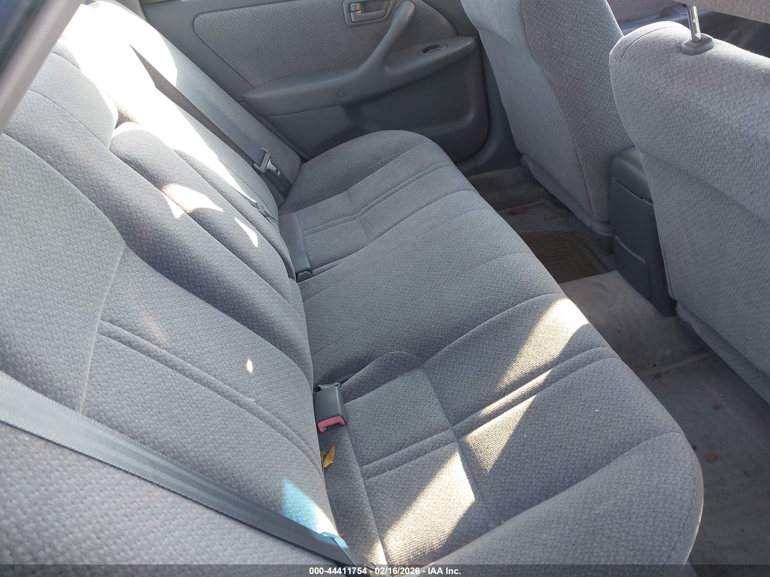 TOYOTA CAMRY image 8