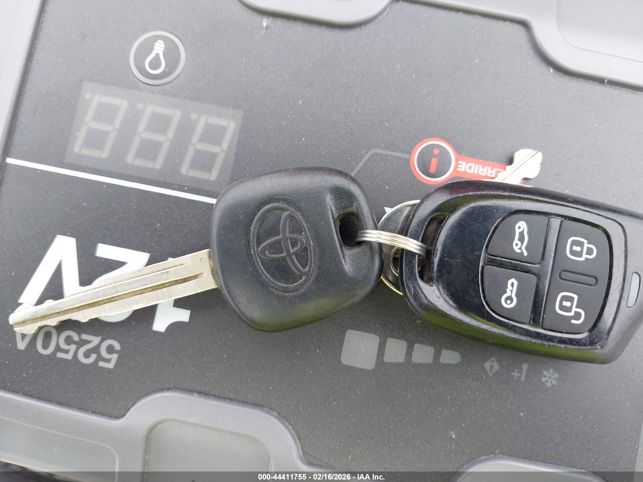 TOYOTA TACOMA image 11