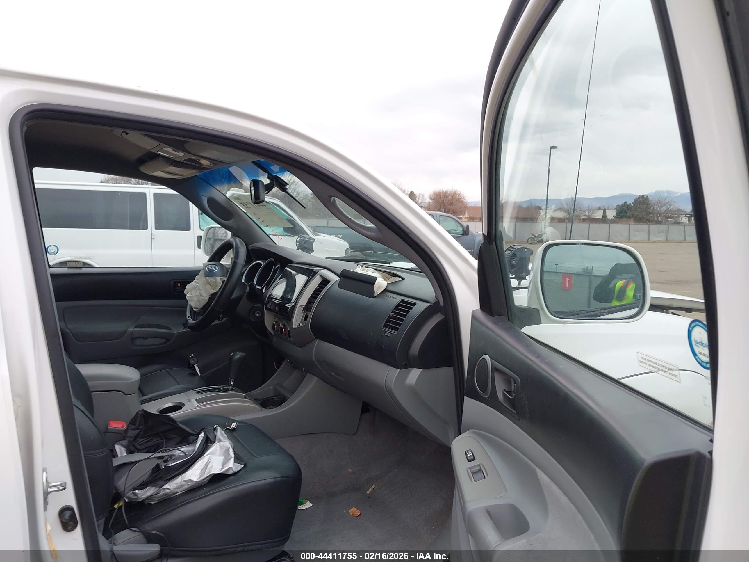 TOYOTA TACOMA image 5