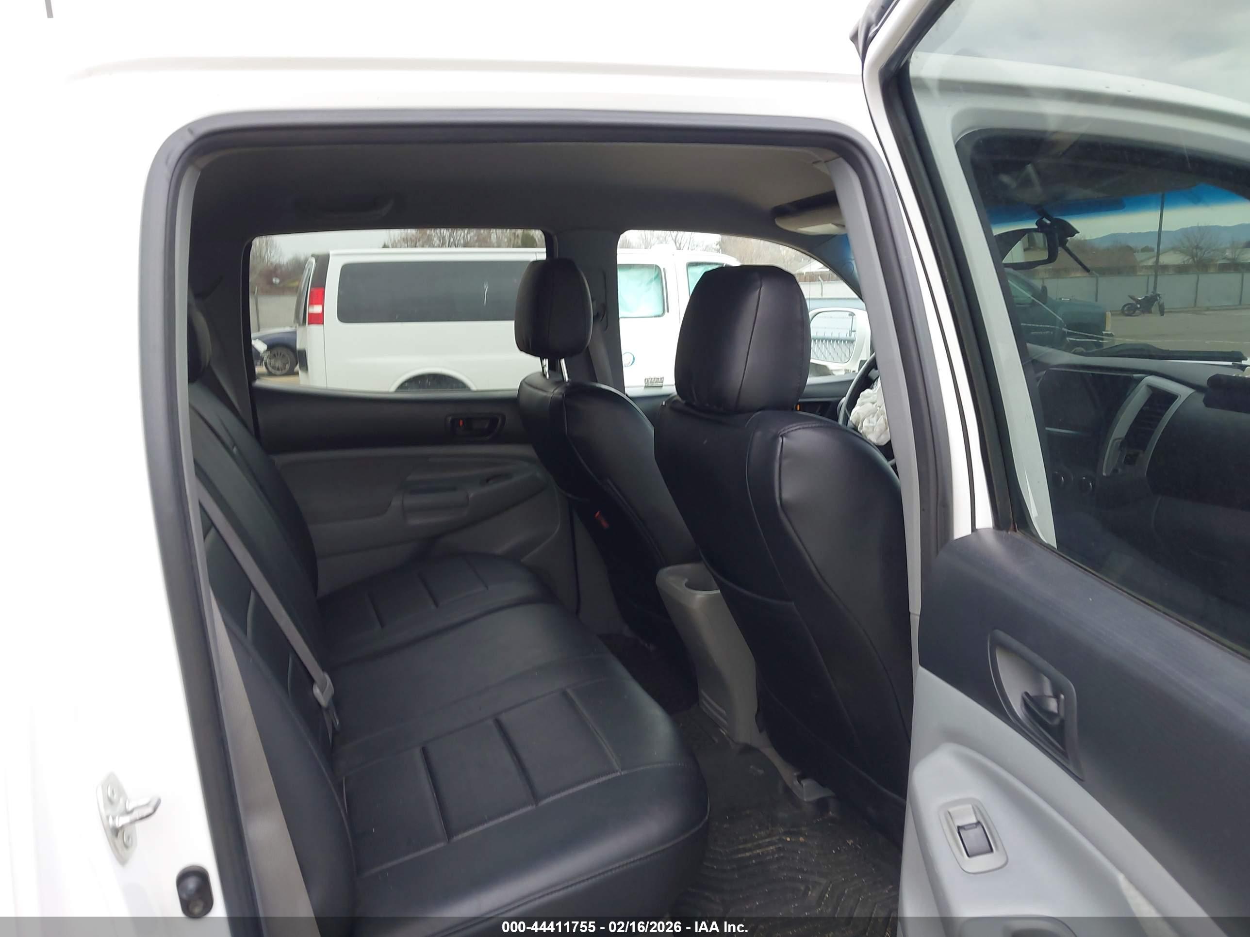 TOYOTA TACOMA image 8
