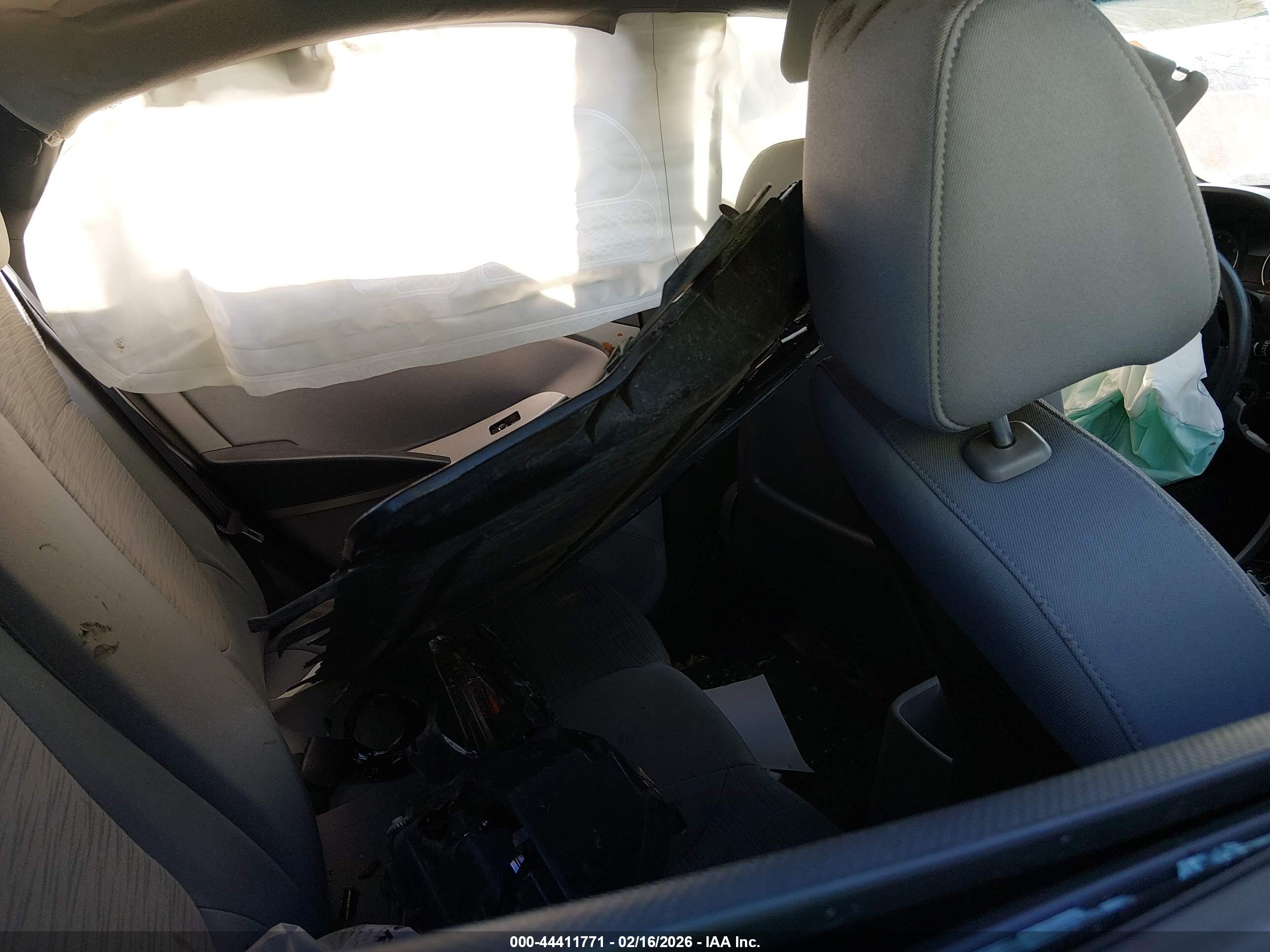 HYUNDAI ACCENT image 8