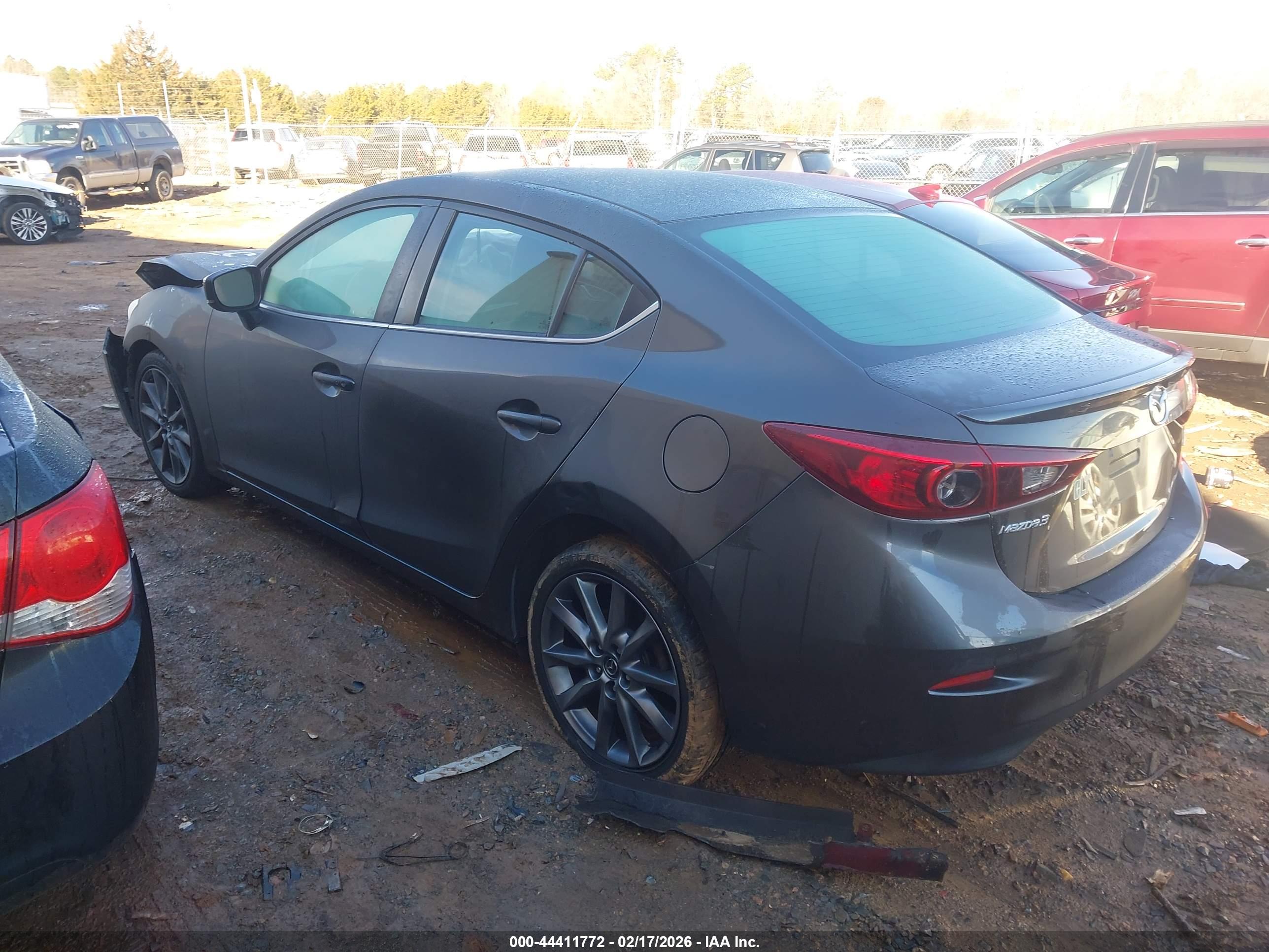 MAZDA MAZDA3 image 3