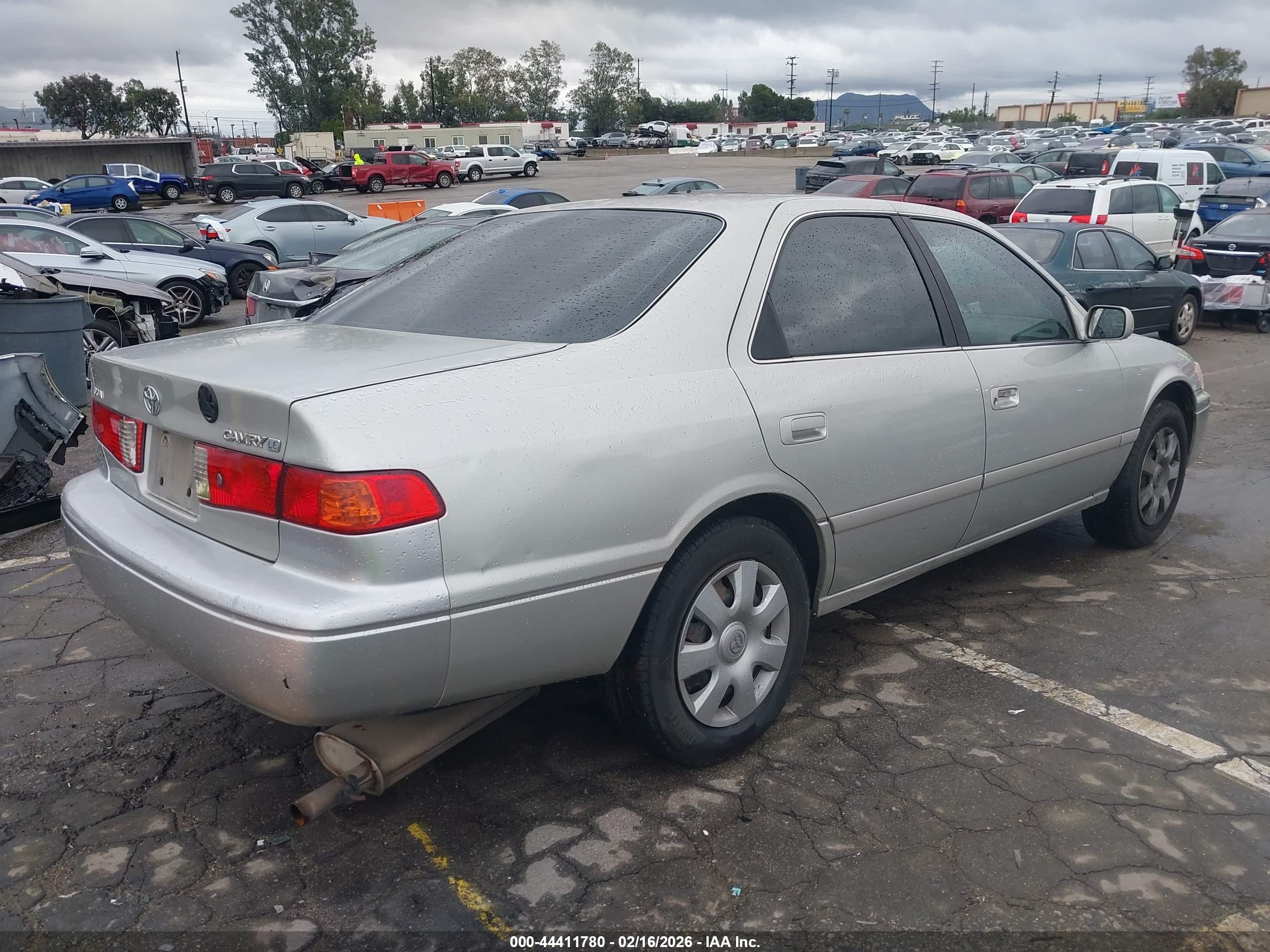 TOYOTA CAMRY image 4