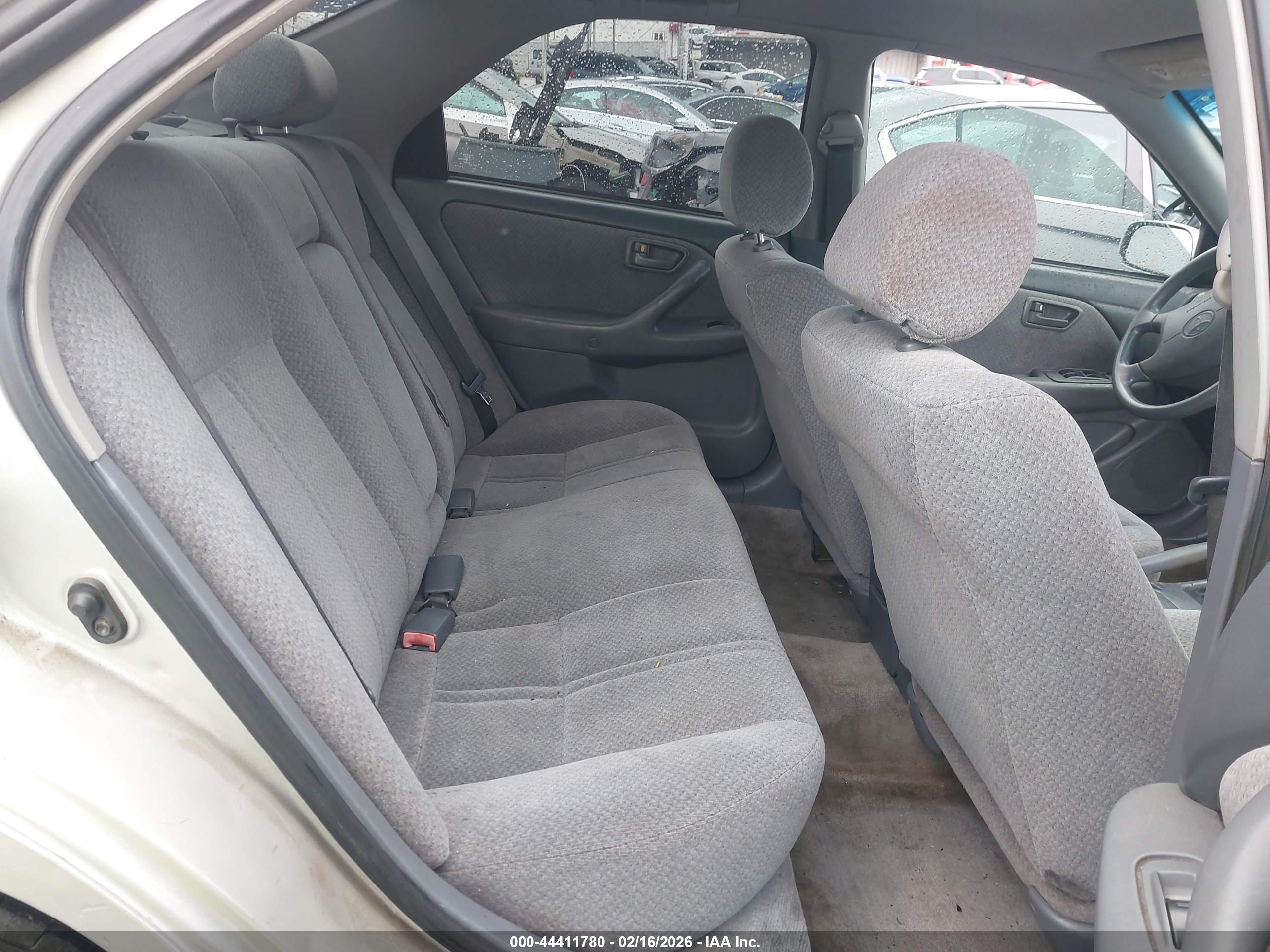 TOYOTA CAMRY image 8