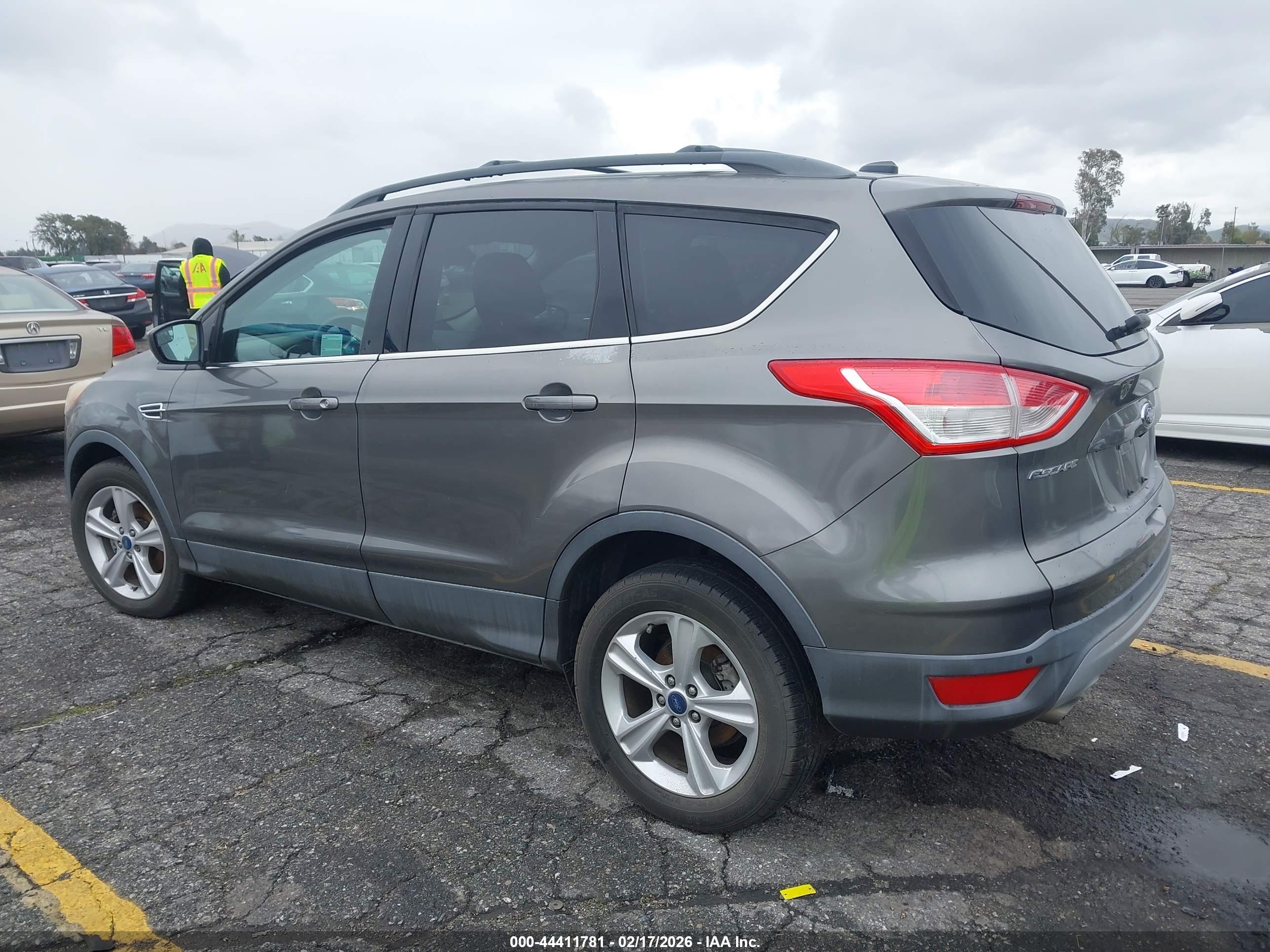 FORD ESCAPE image 3