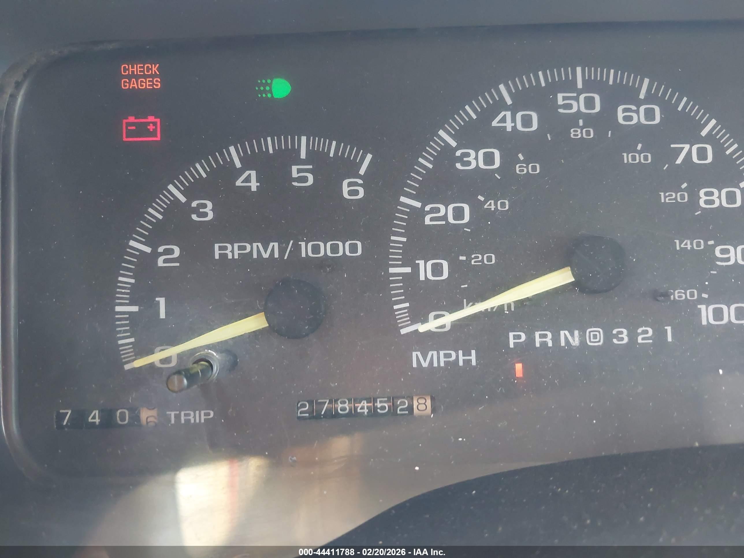 CHEVROLET SUBURBAN image 7