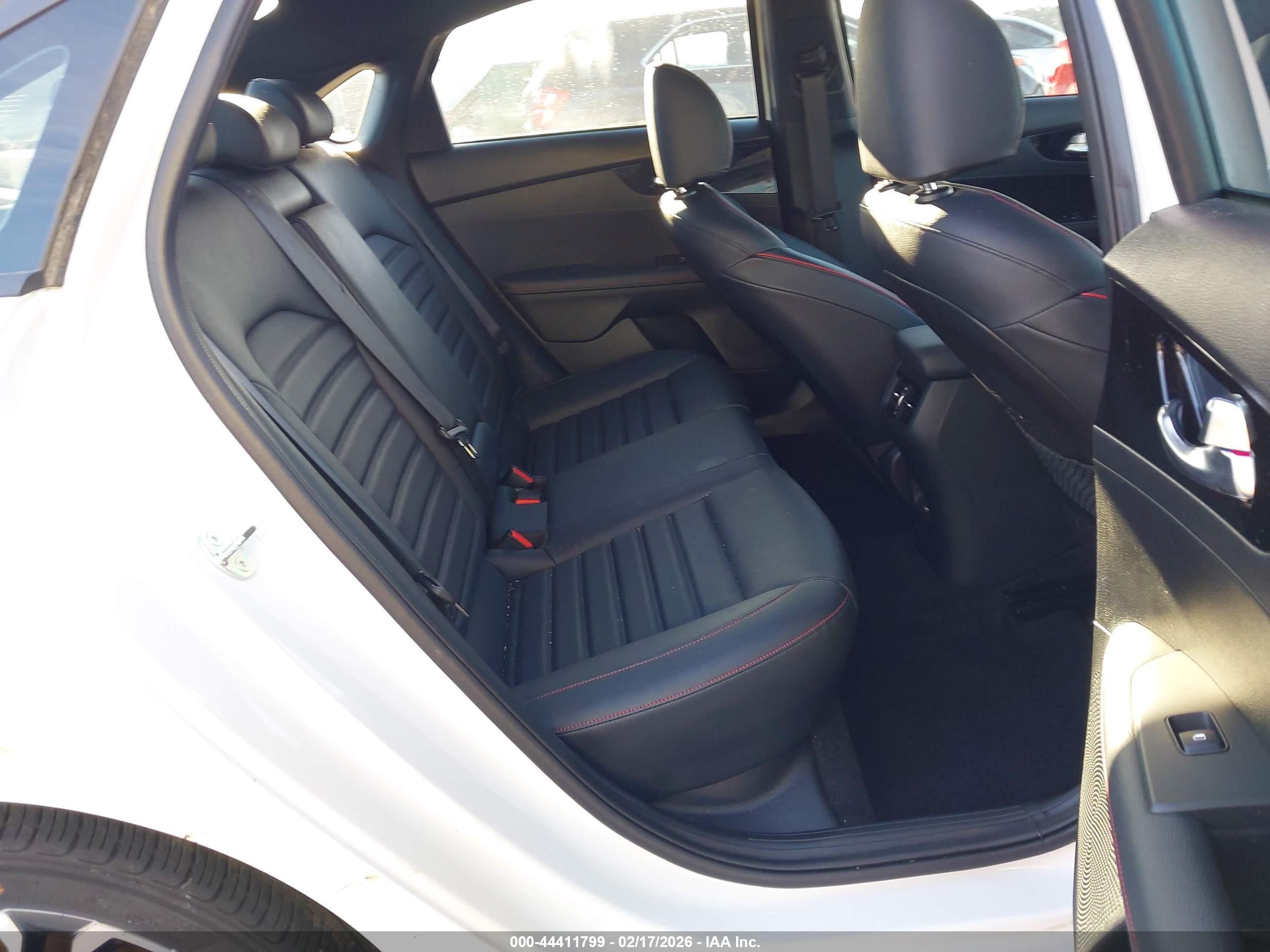 KIA FORTE image 8