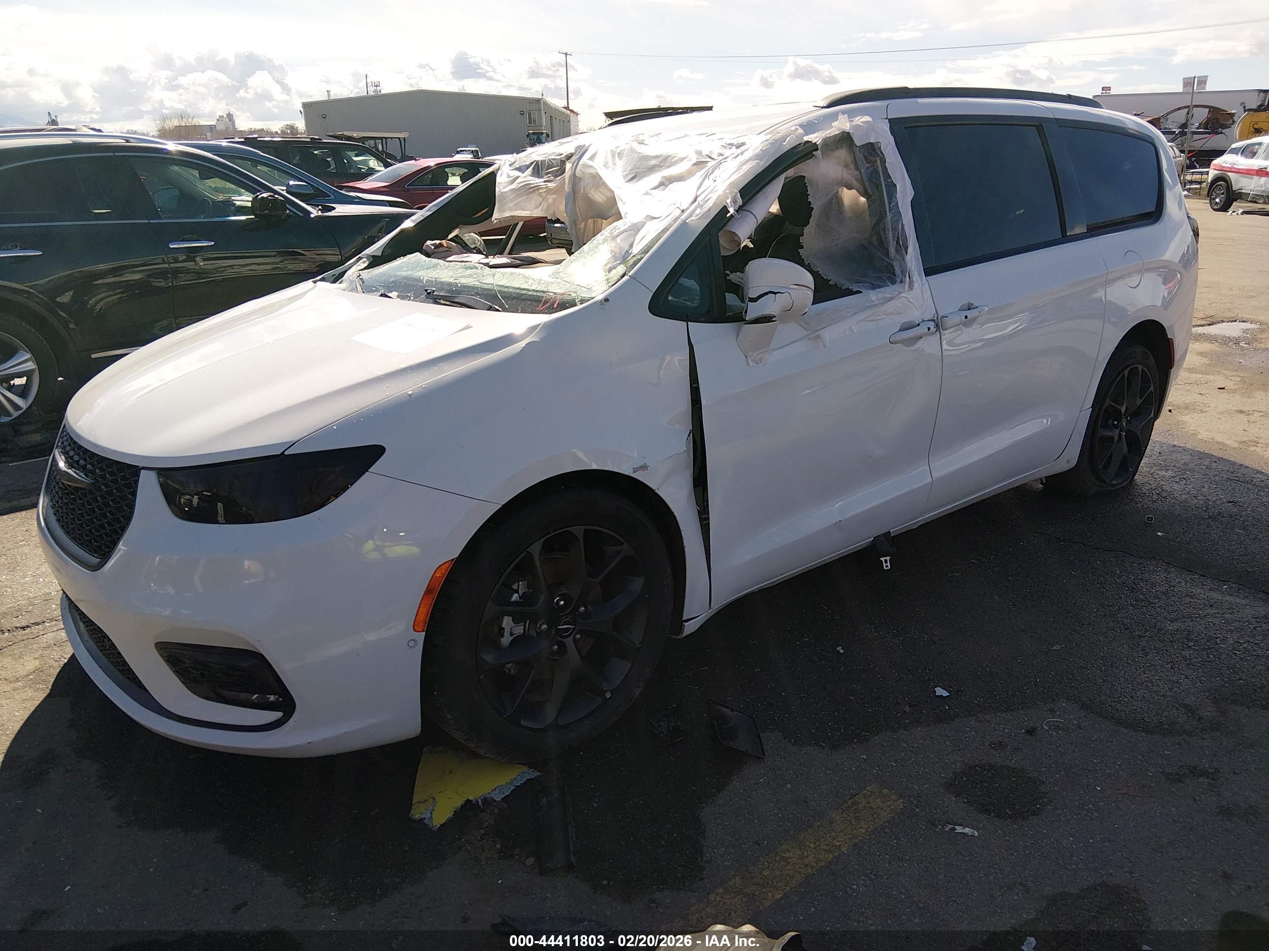 CHRYSLER PACIFICA image 2