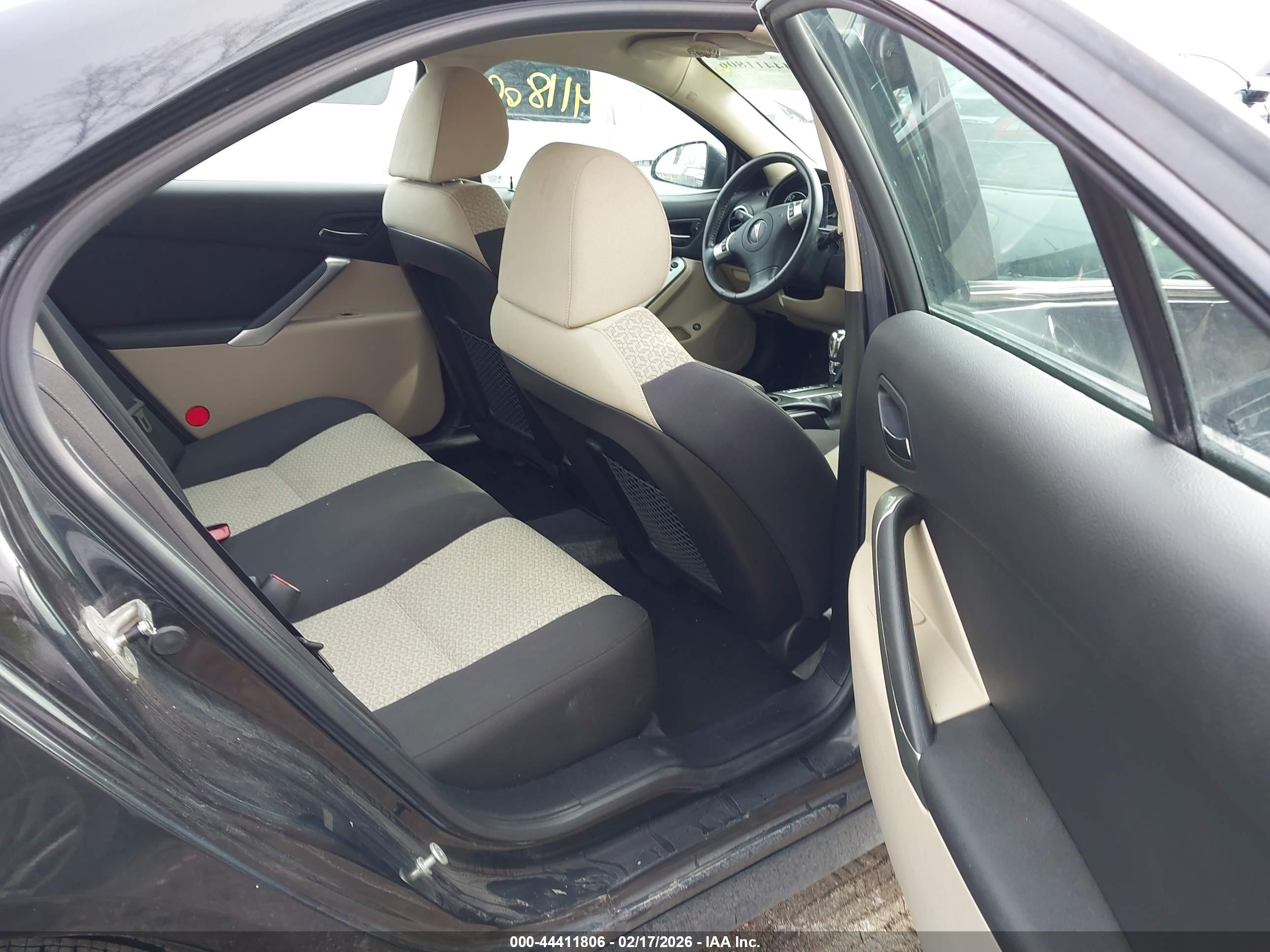 PONTIAC G6 image 8
