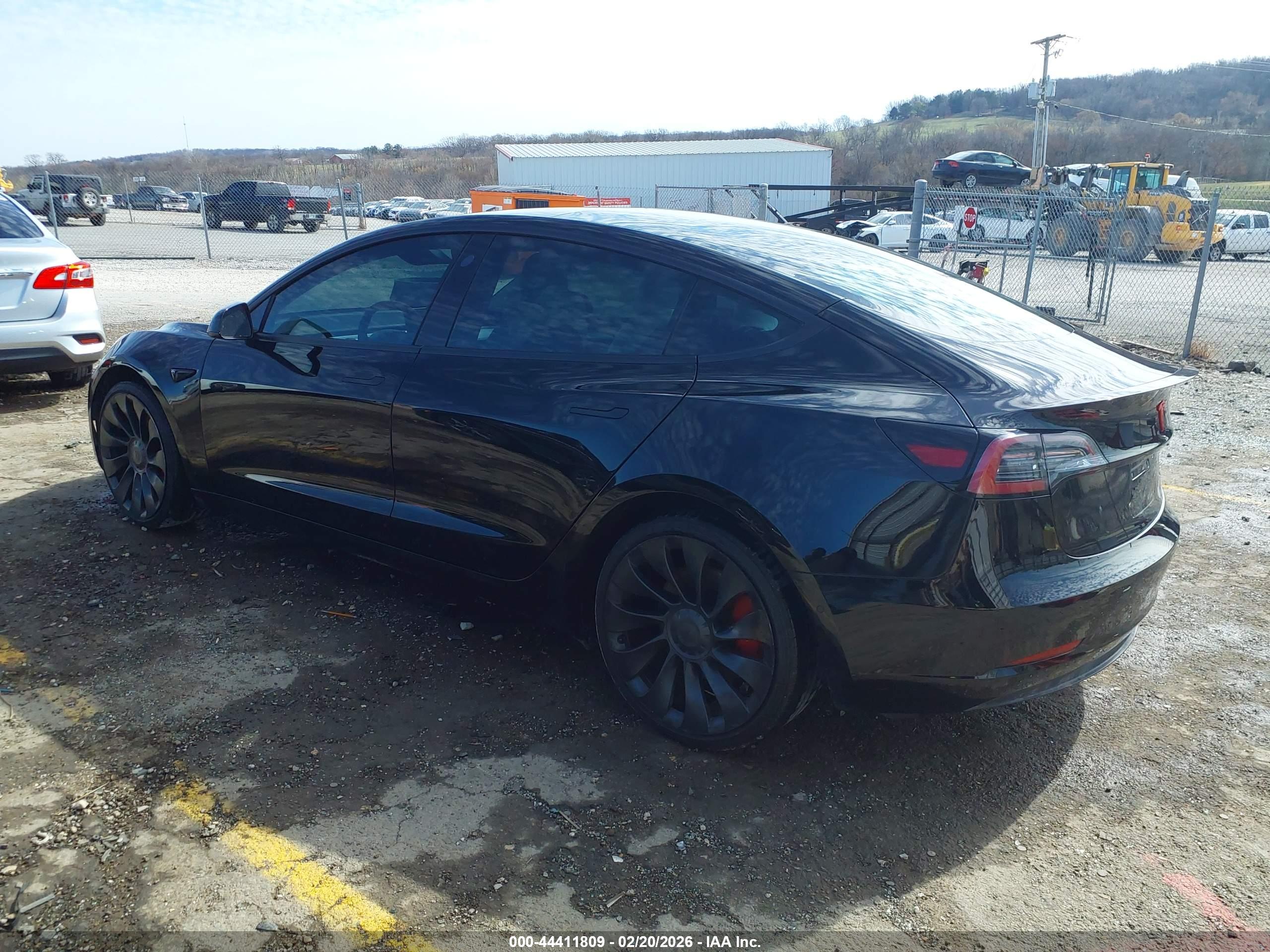 TESLA MODEL image 3