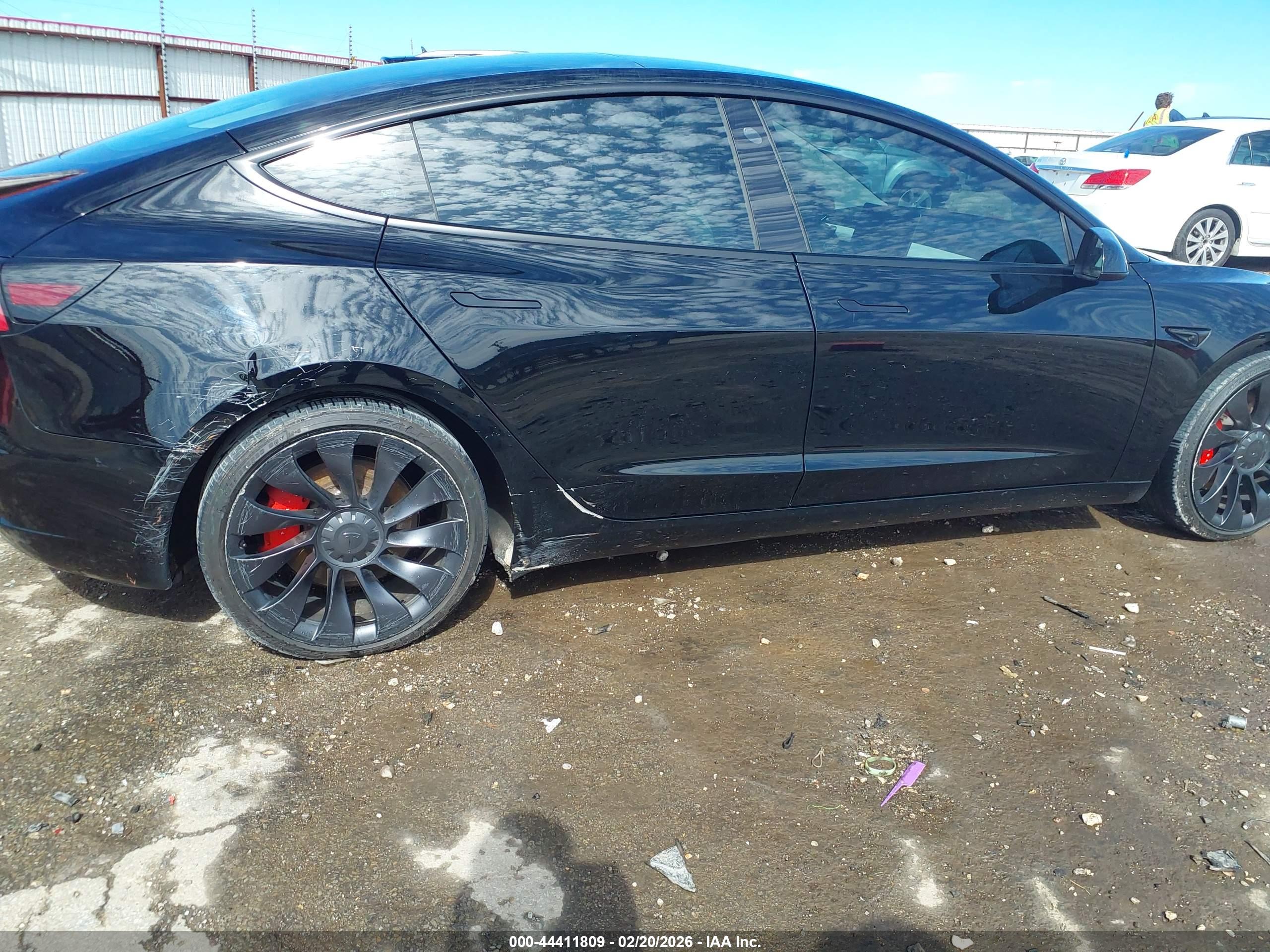TESLA MODEL image 6