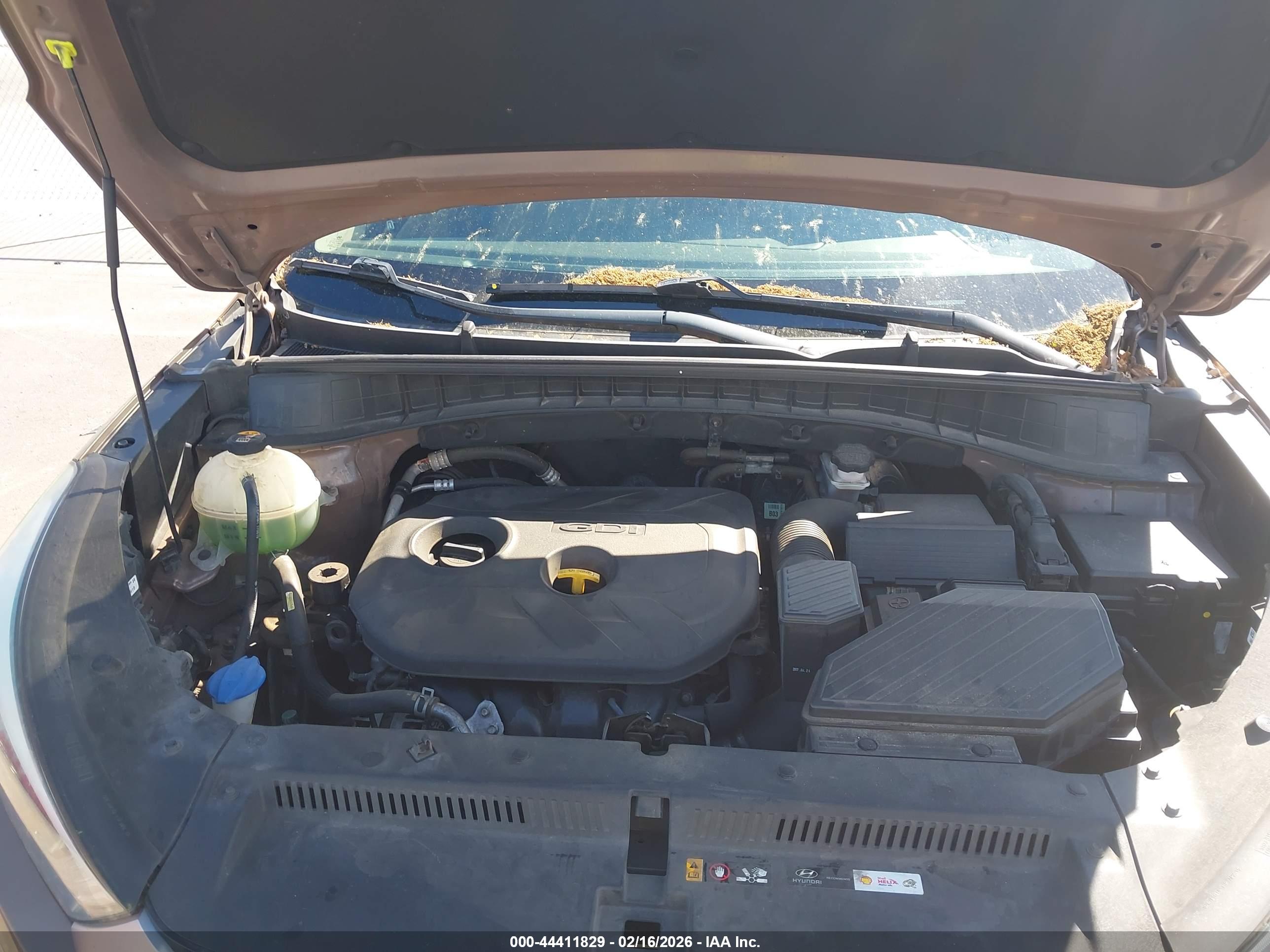 HYUNDAI TUCSON image 10