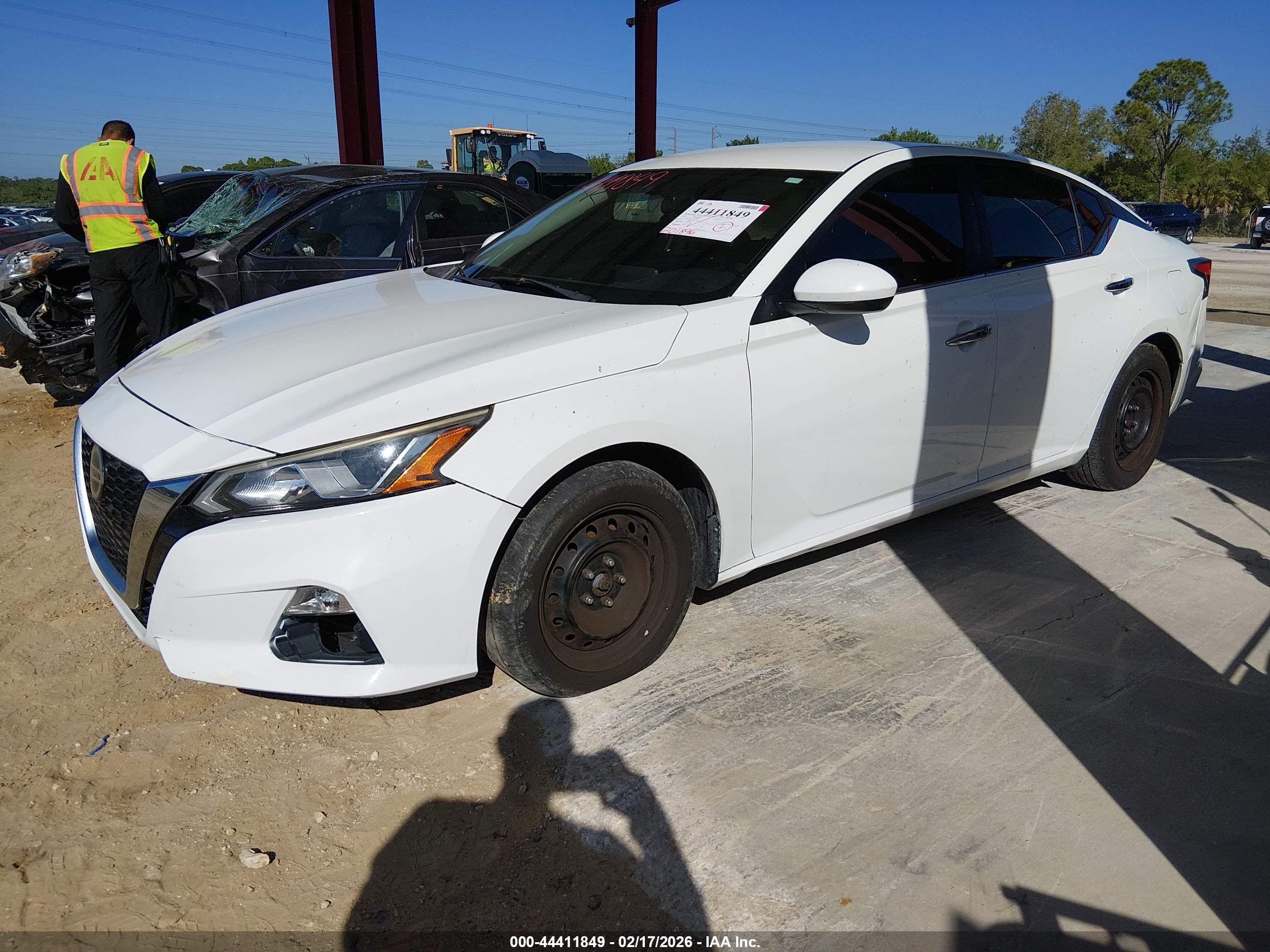 NISSAN ALTIMA image 2