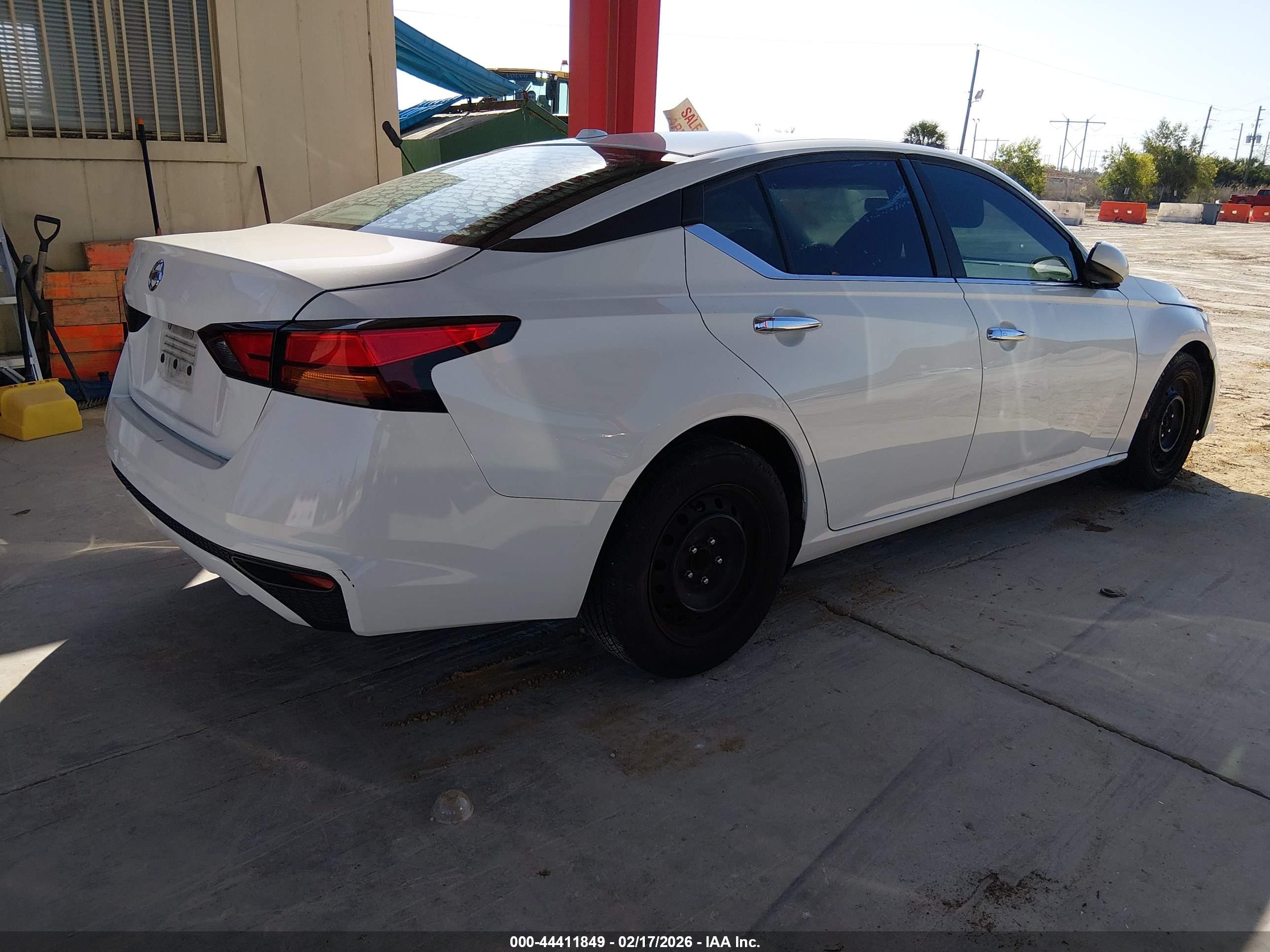NISSAN ALTIMA image 4