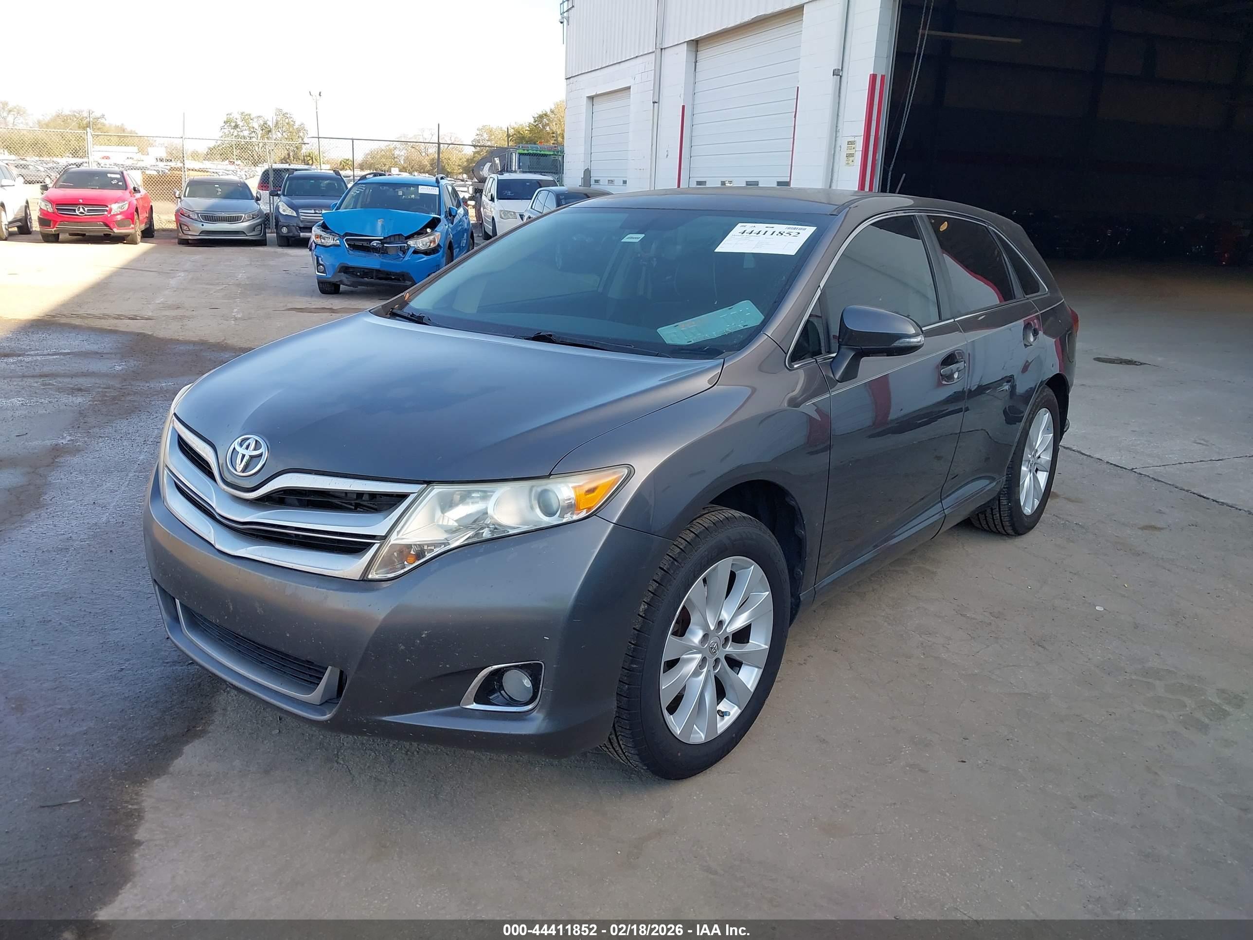 TOYOTA VENZA image 2