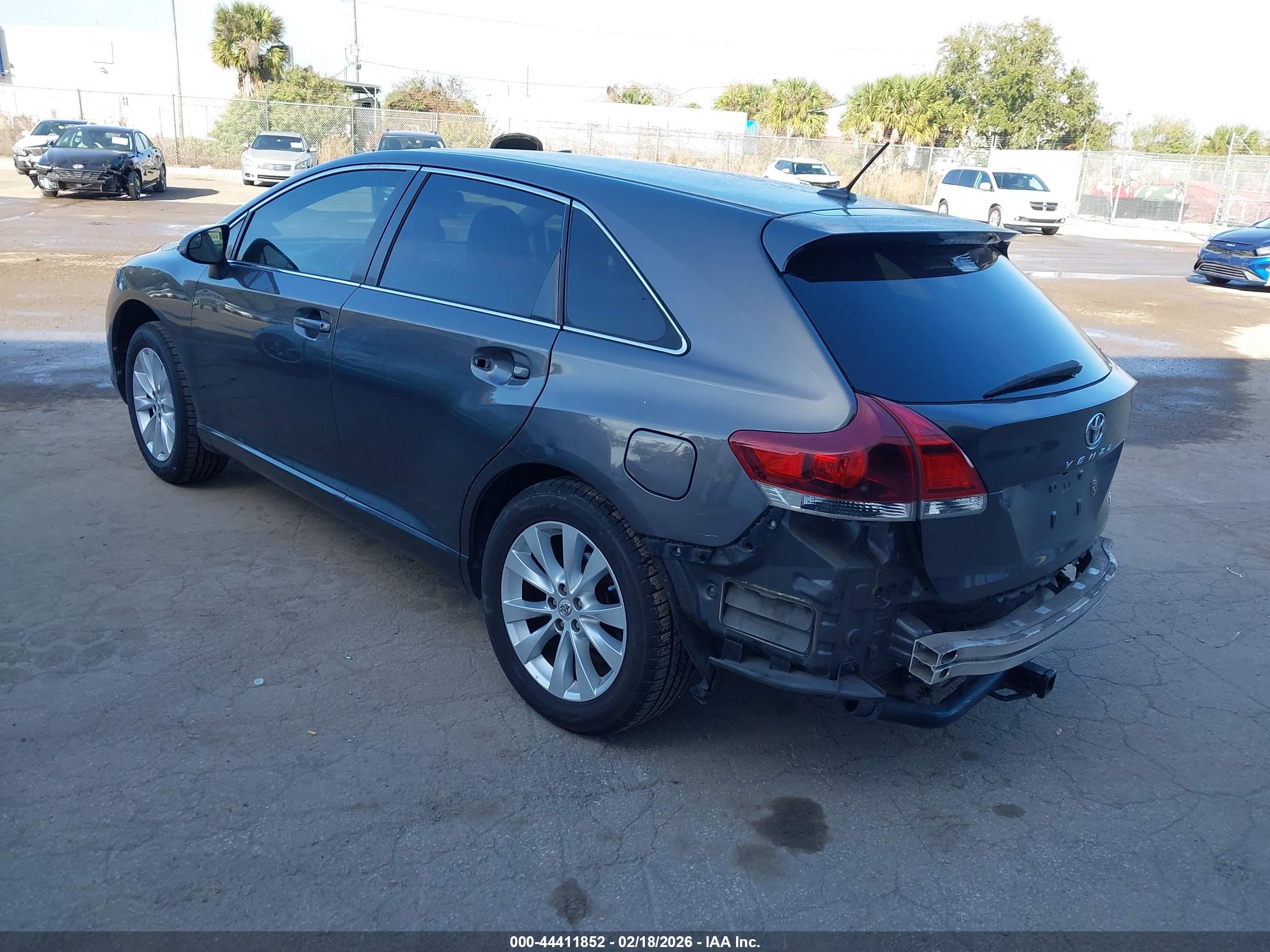 TOYOTA VENZA image 3