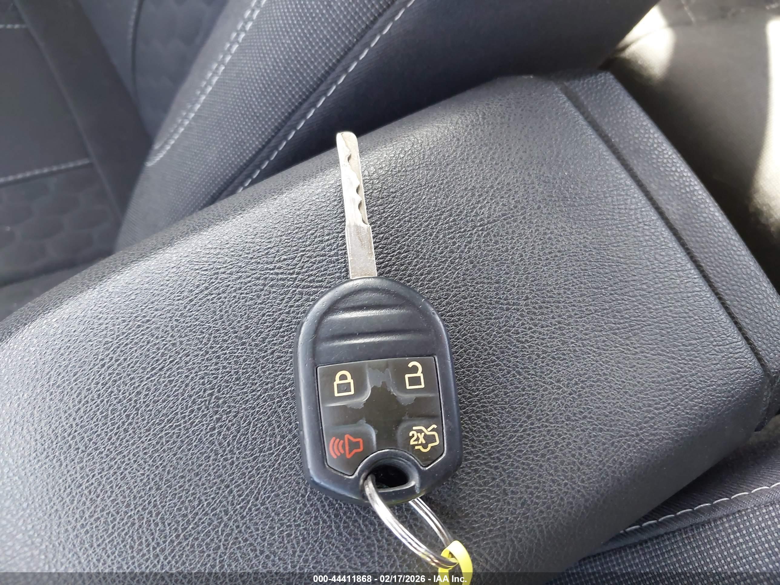 FORD FIESTA image 11