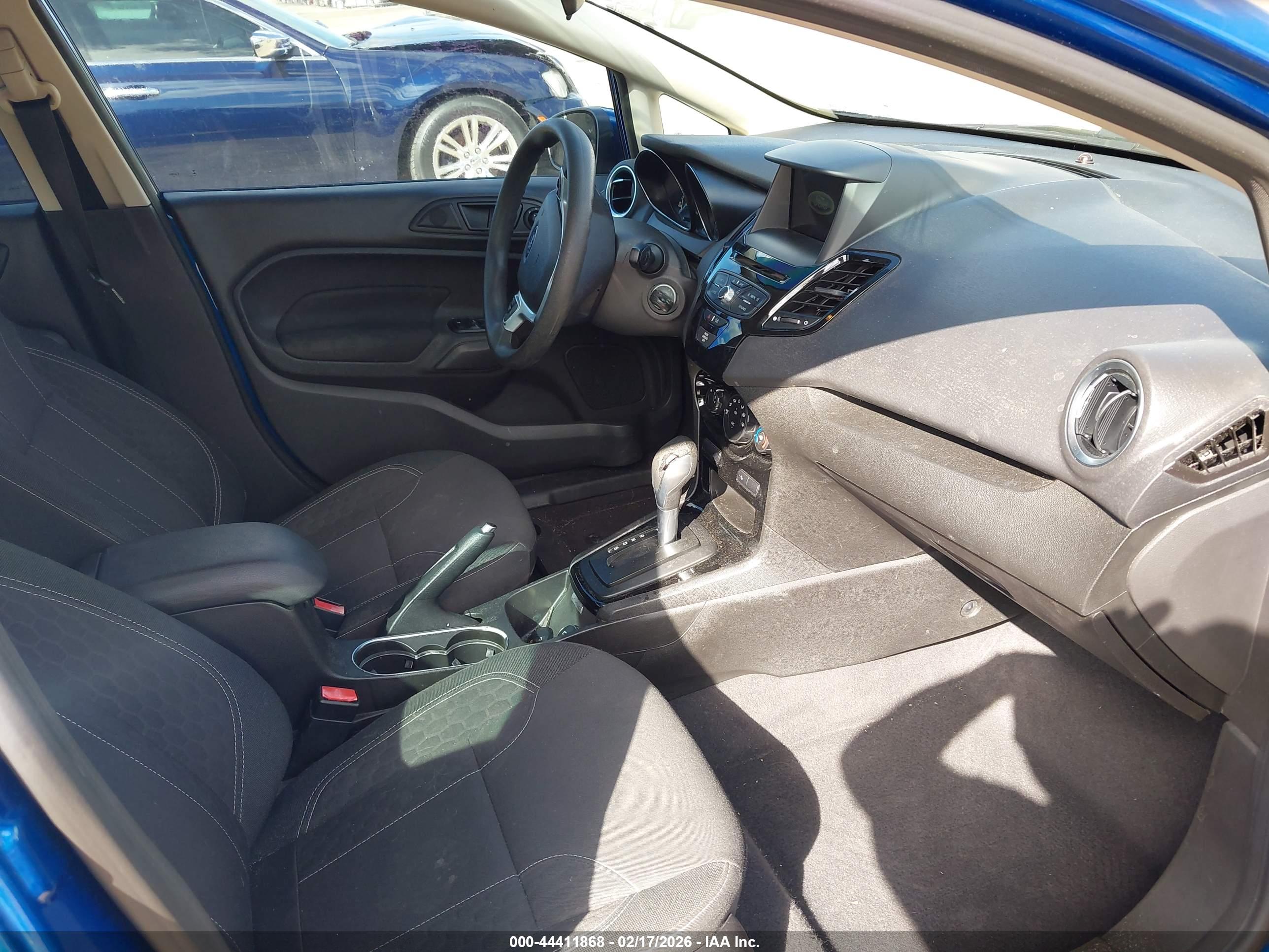 FORD FIESTA image 5