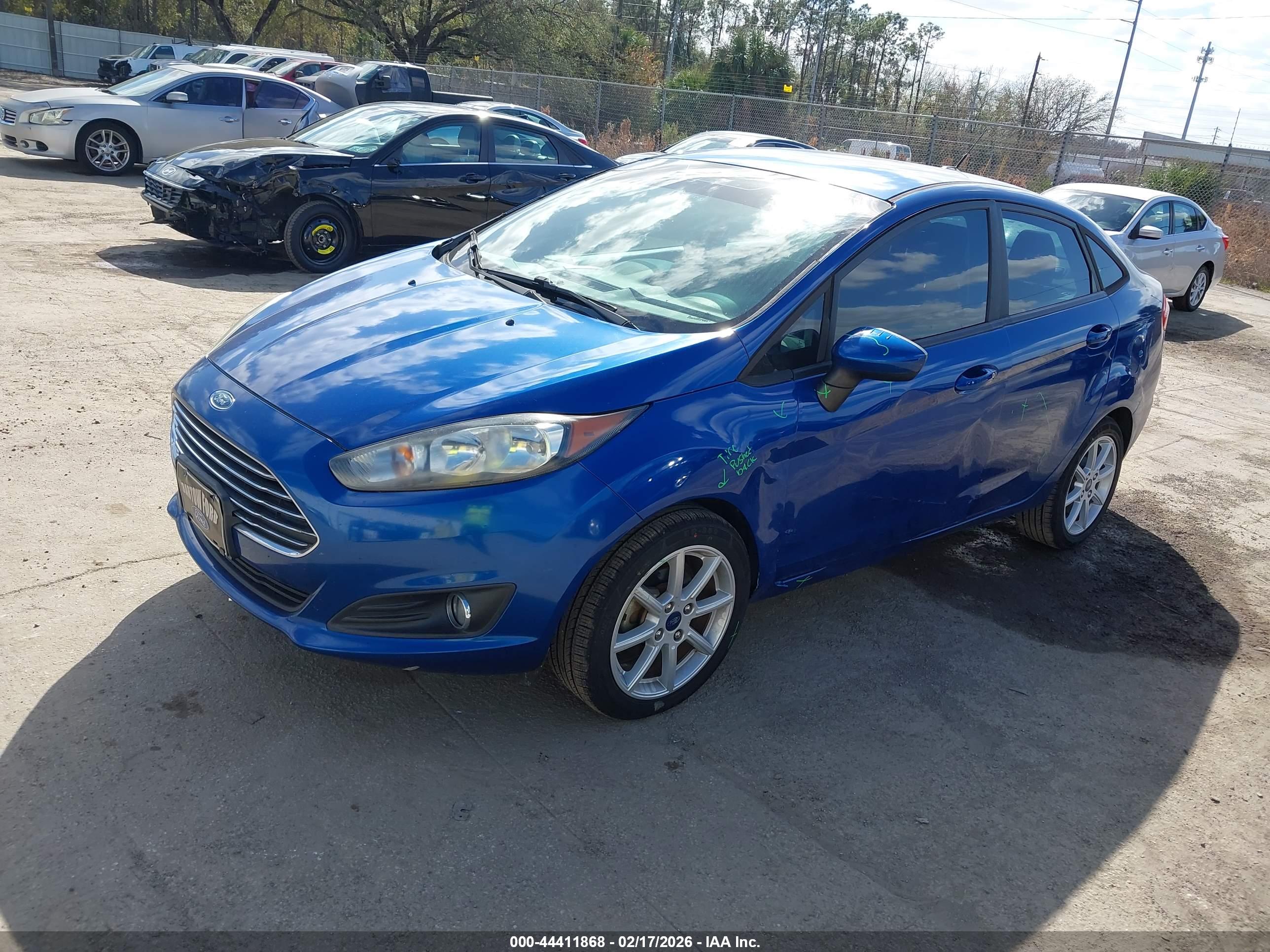 FORD FIESTA image 6