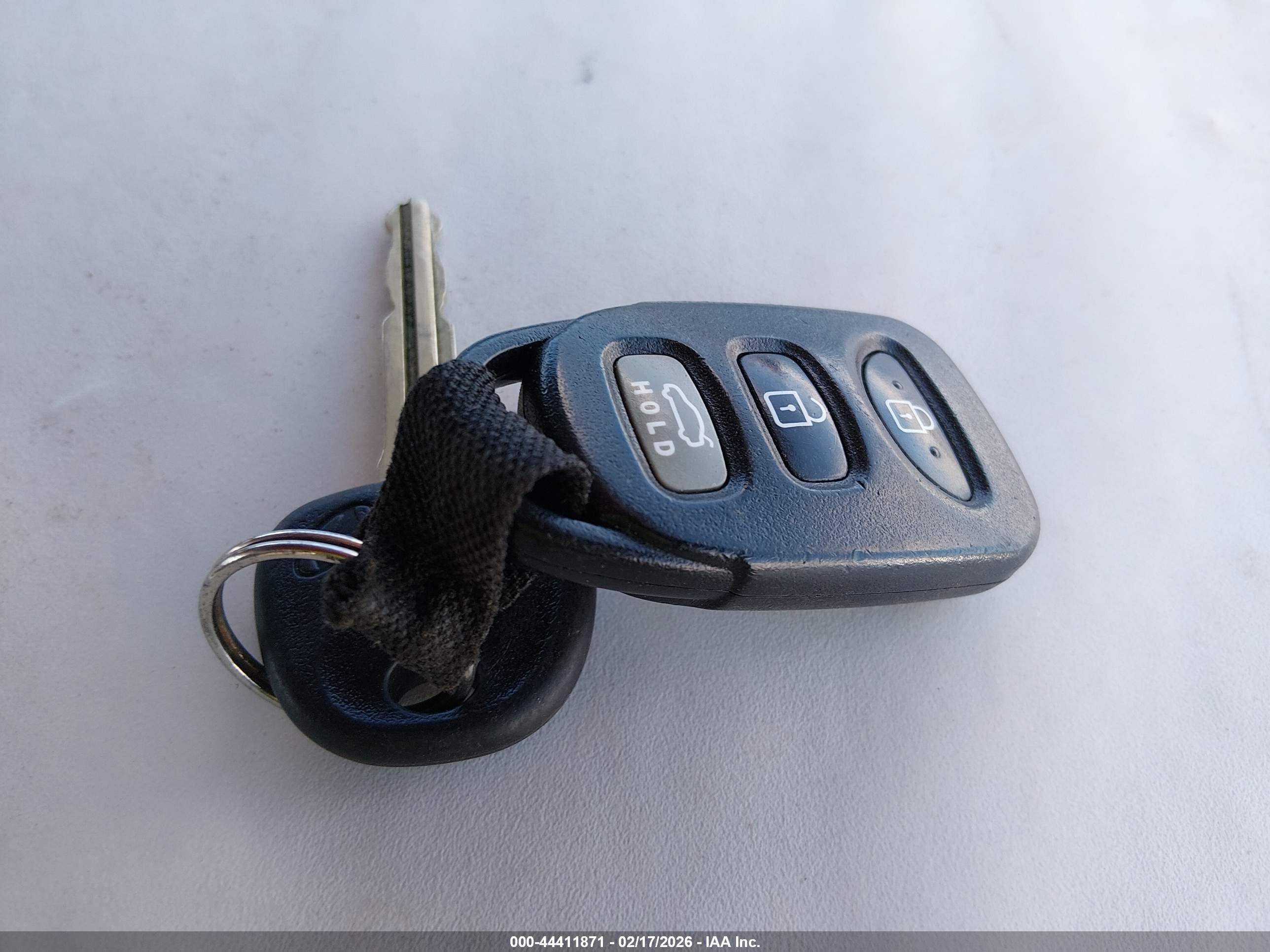 HYUNDAI ELANTRA image 11