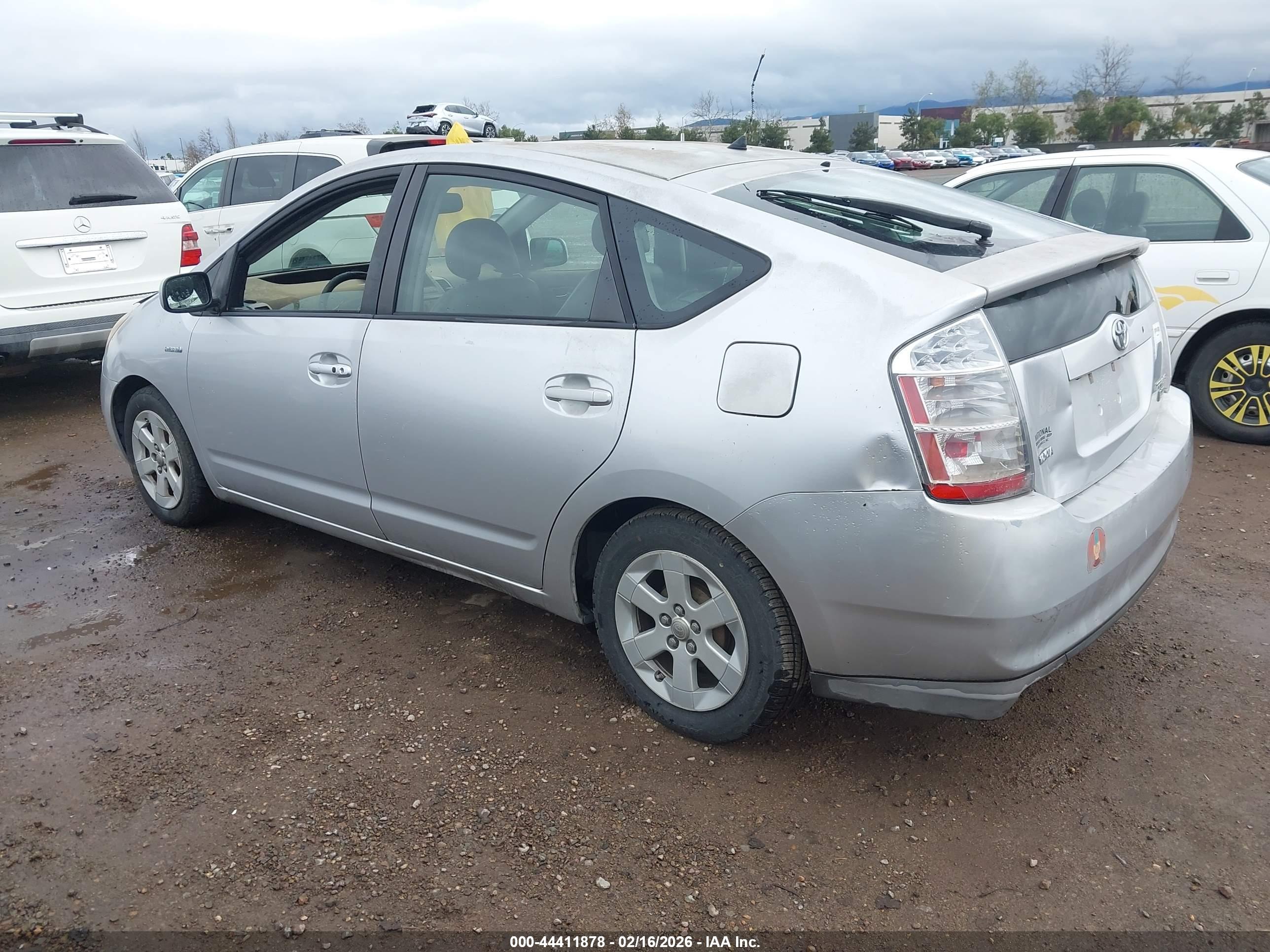 TOYOTA PRIUS image 3