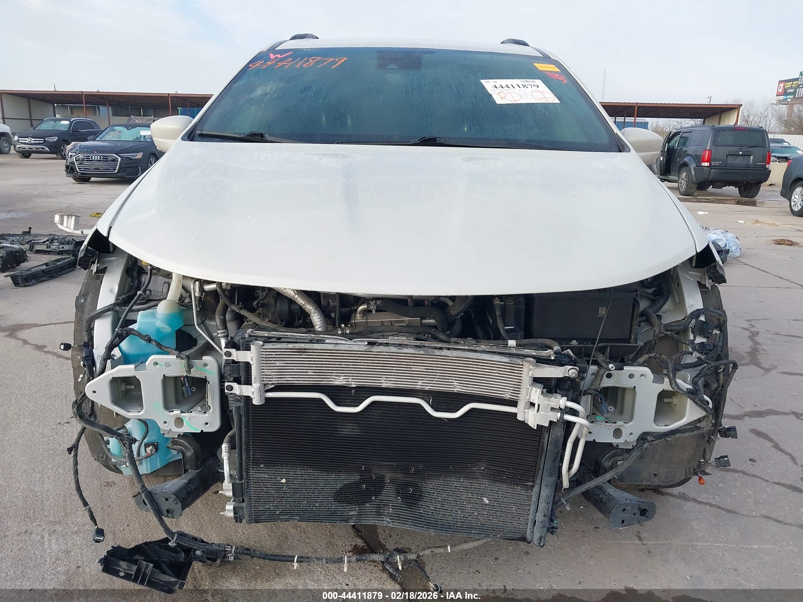 CHRYSLER PACIFICA image 6