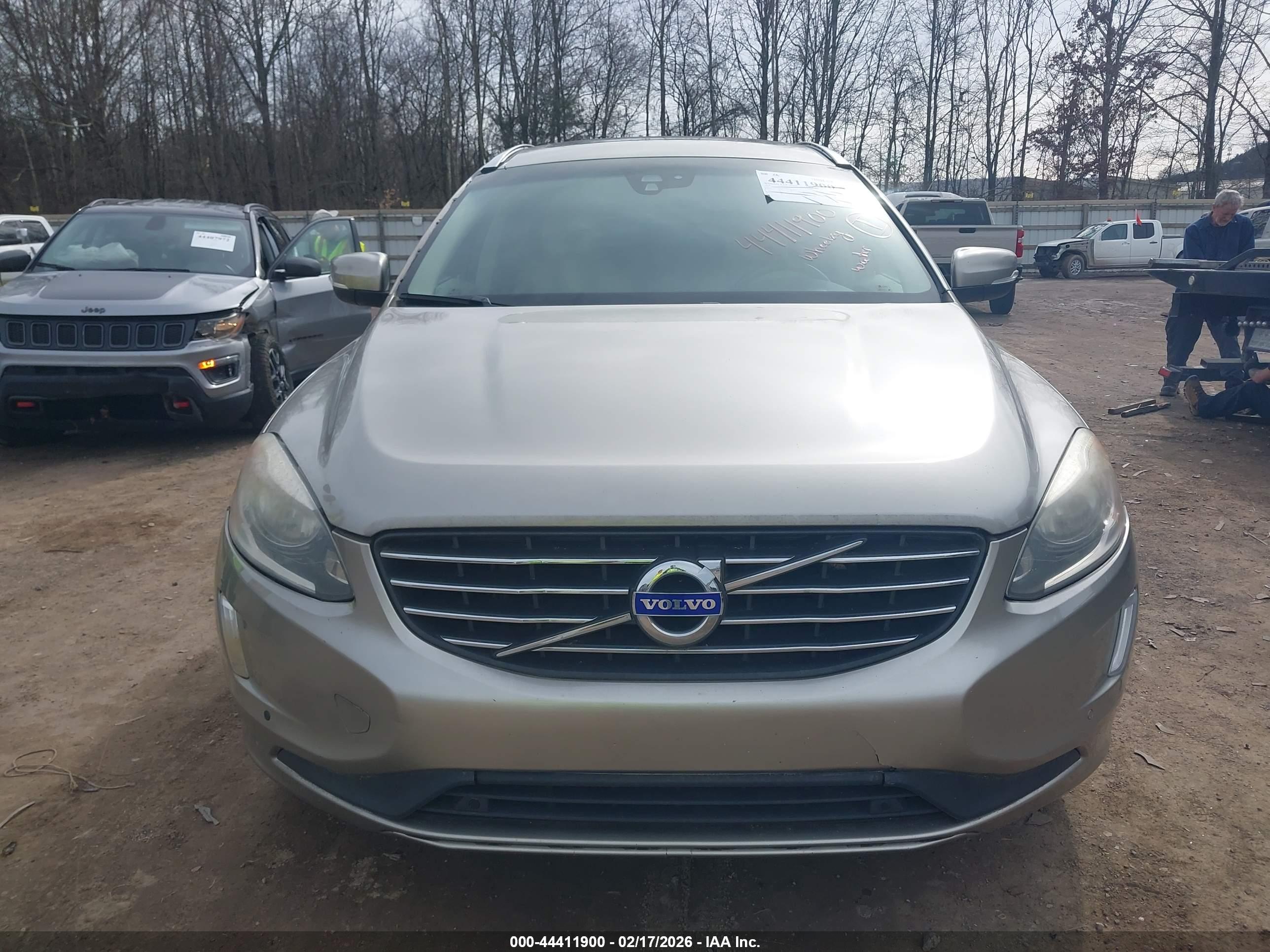 VOLVO XC60 image 6