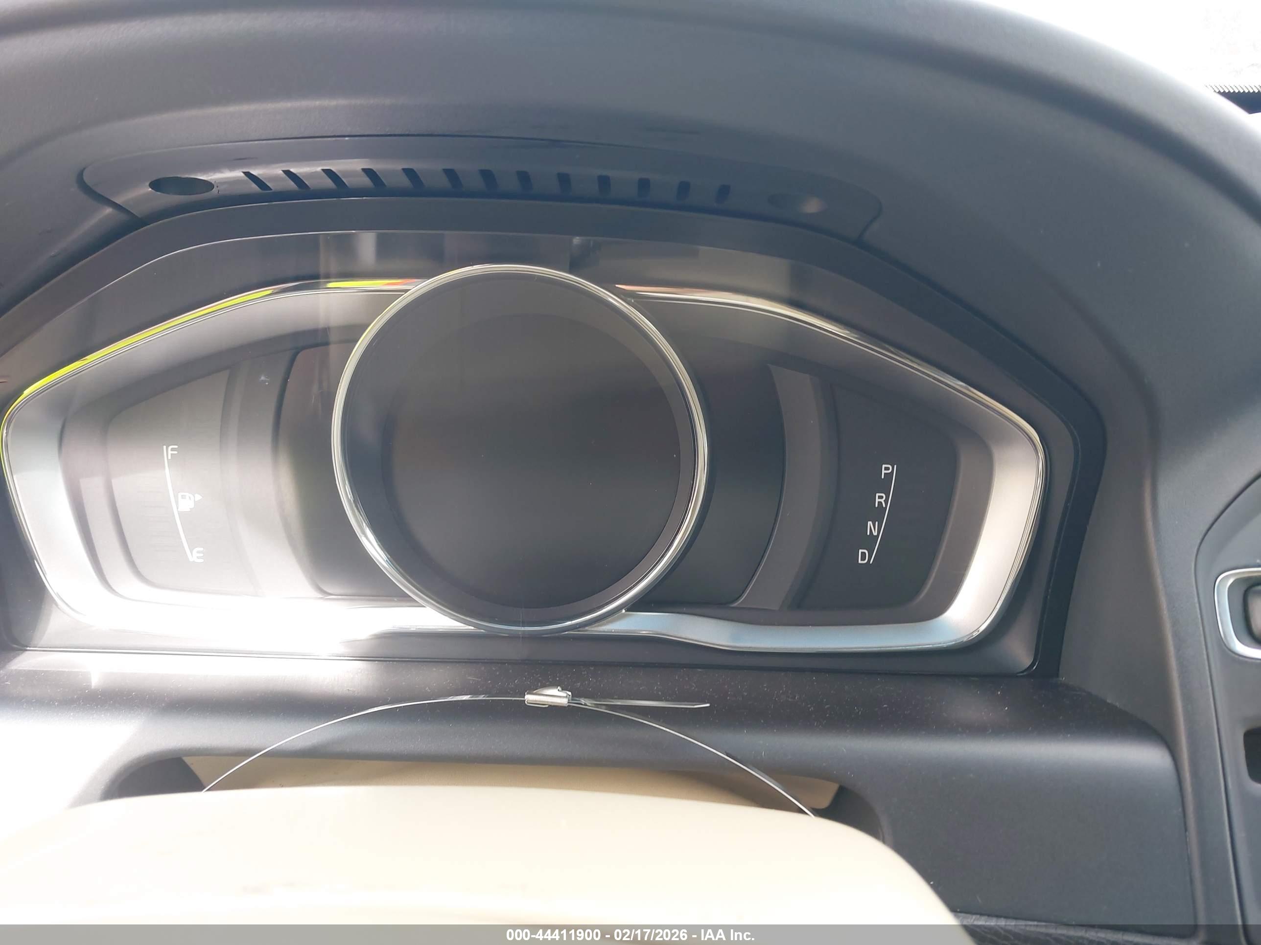 VOLVO XC60 image 7
