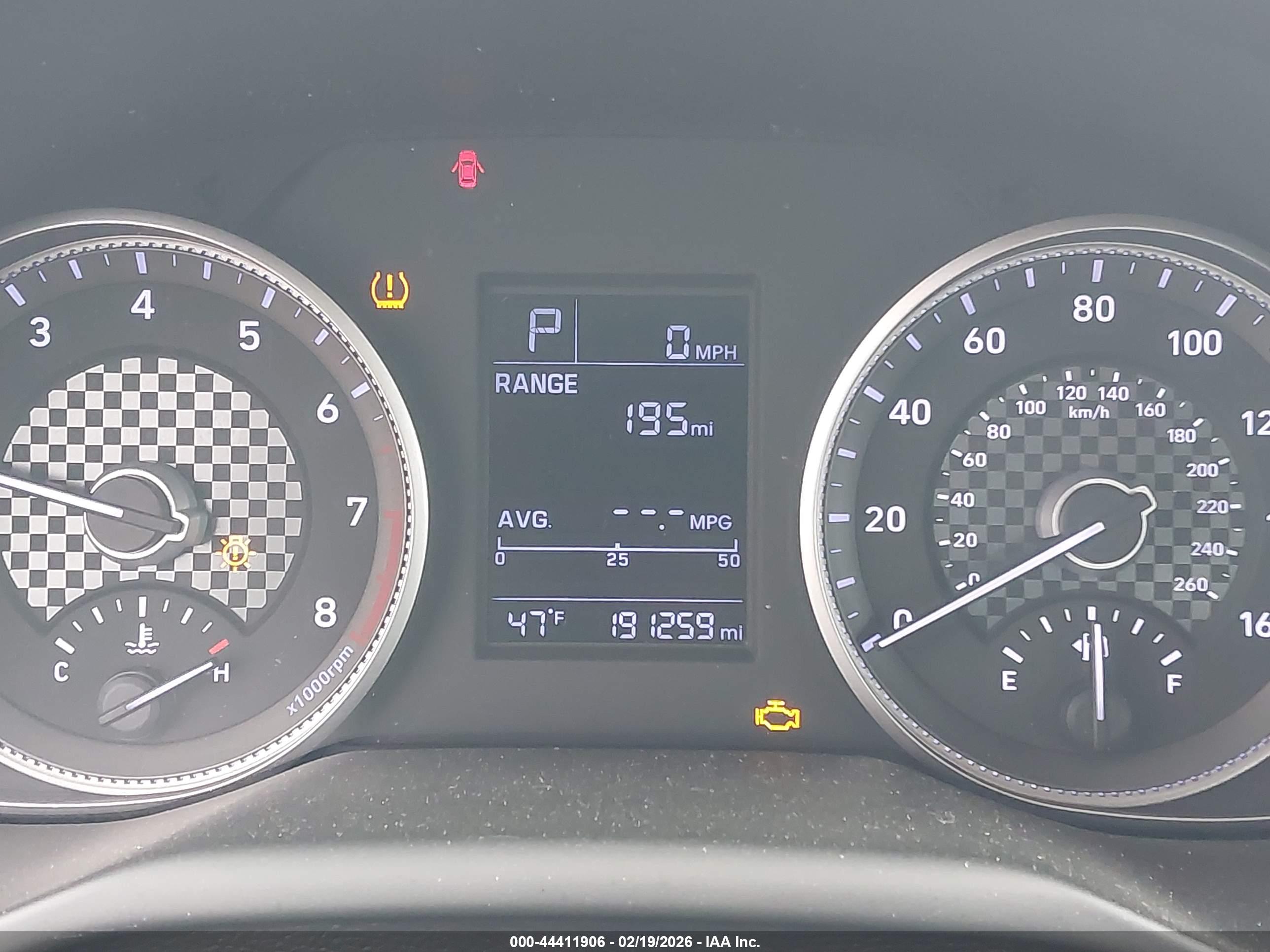 HYUNDAI ELANTRA image 7
