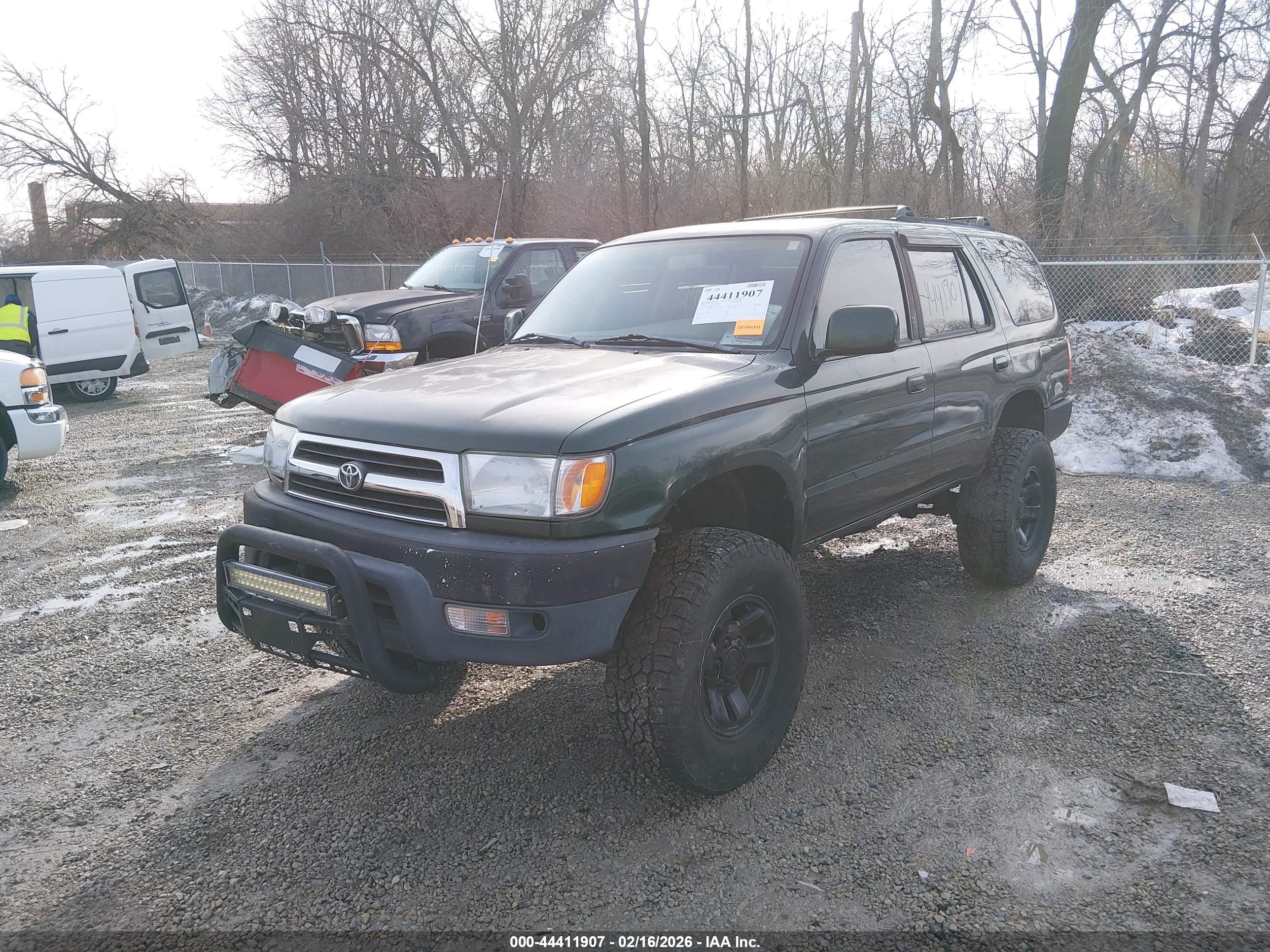 TOYOTA 4RUNNER image 2