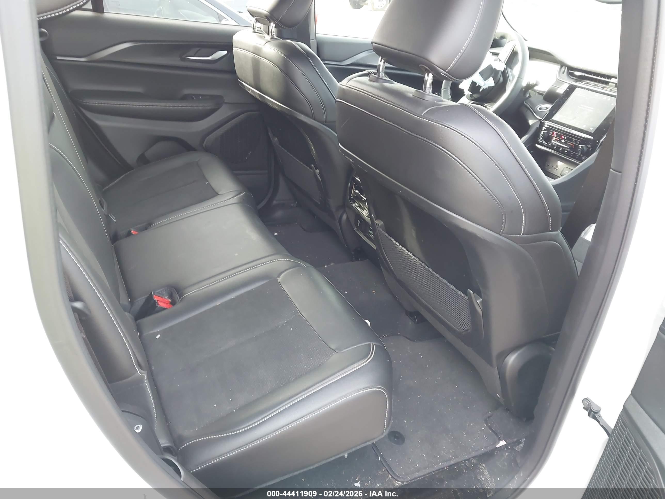 JEEP GRAND image 8