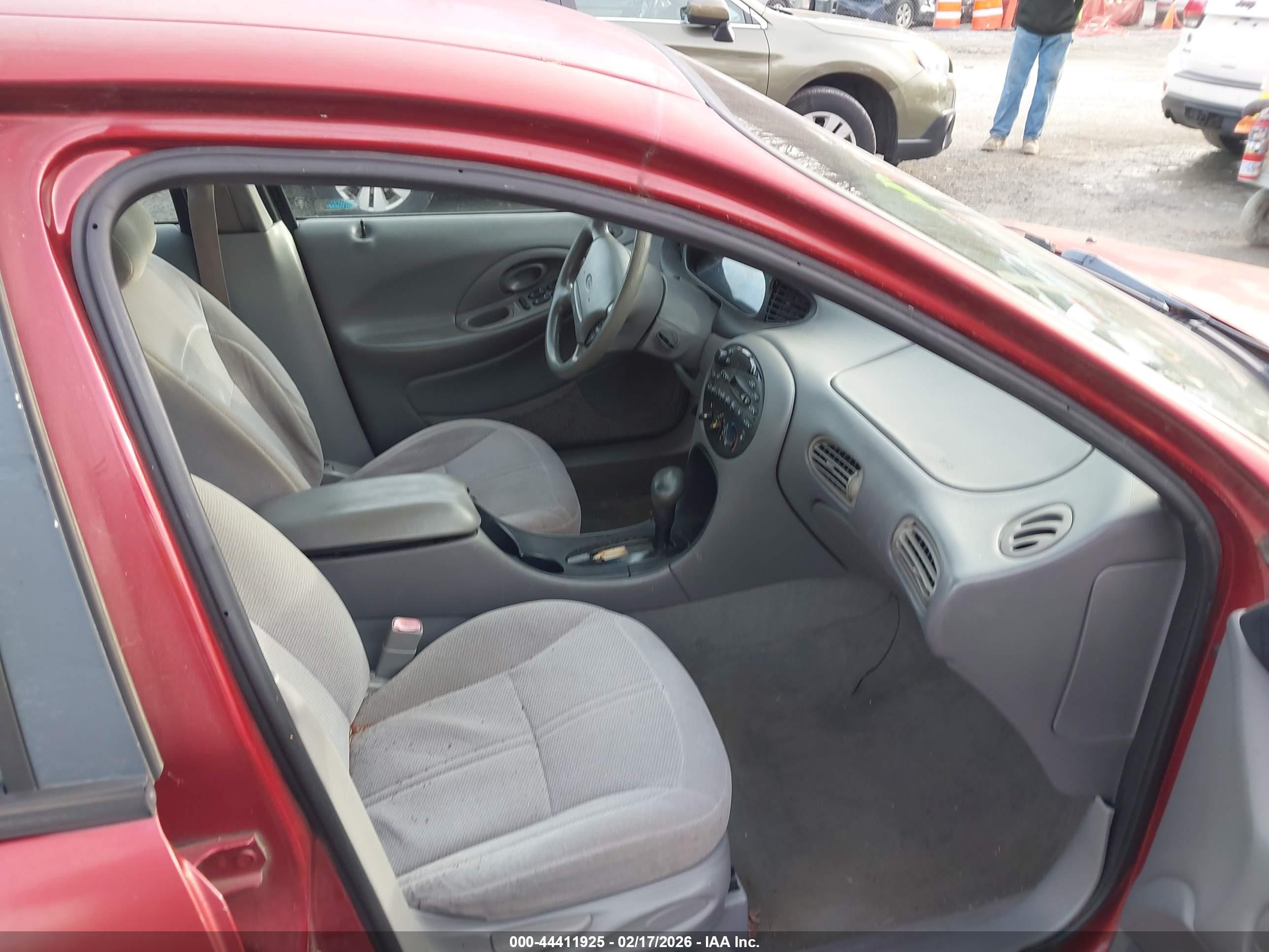 FORD TAURUS image 5