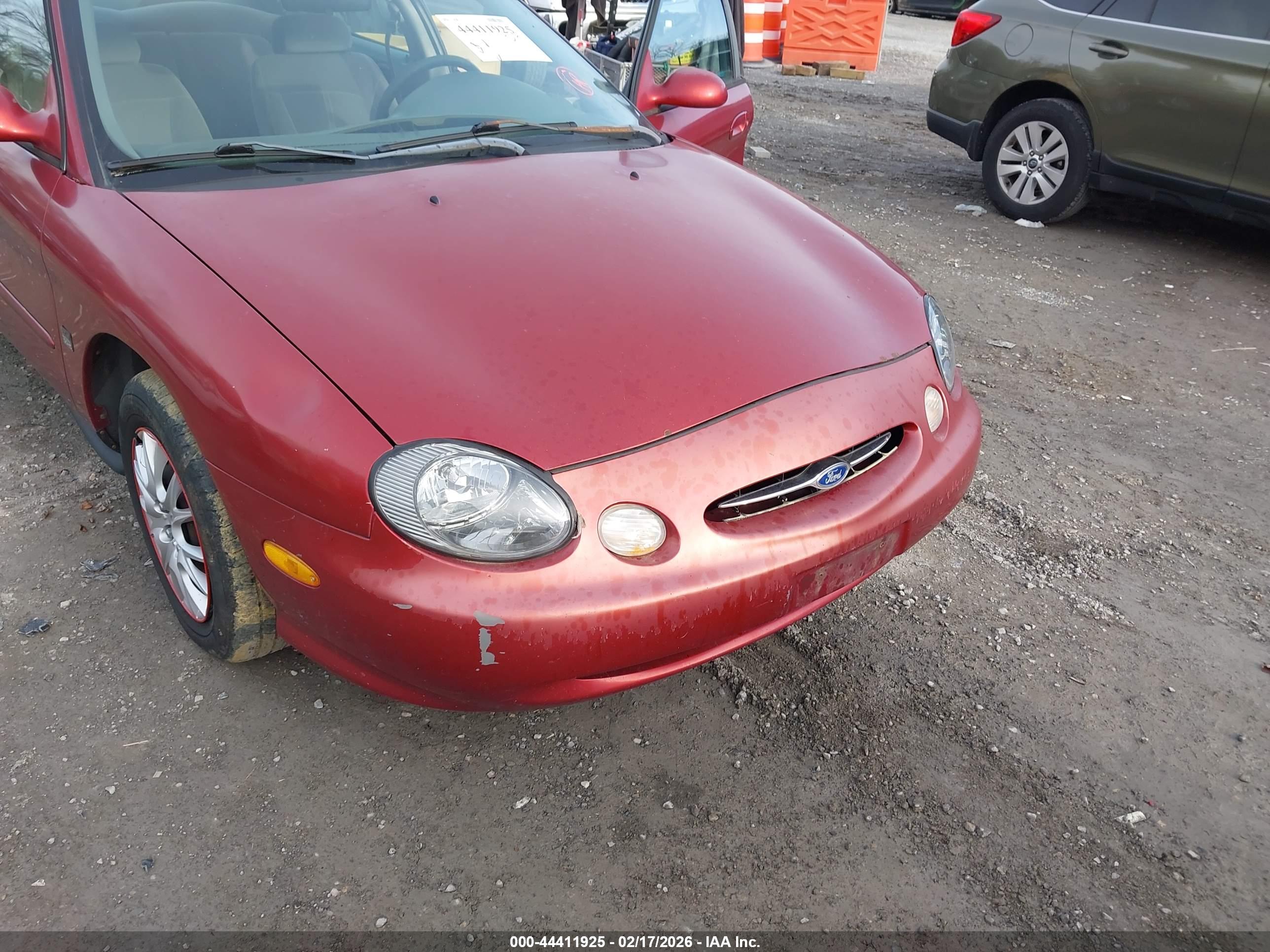 FORD TAURUS image 6