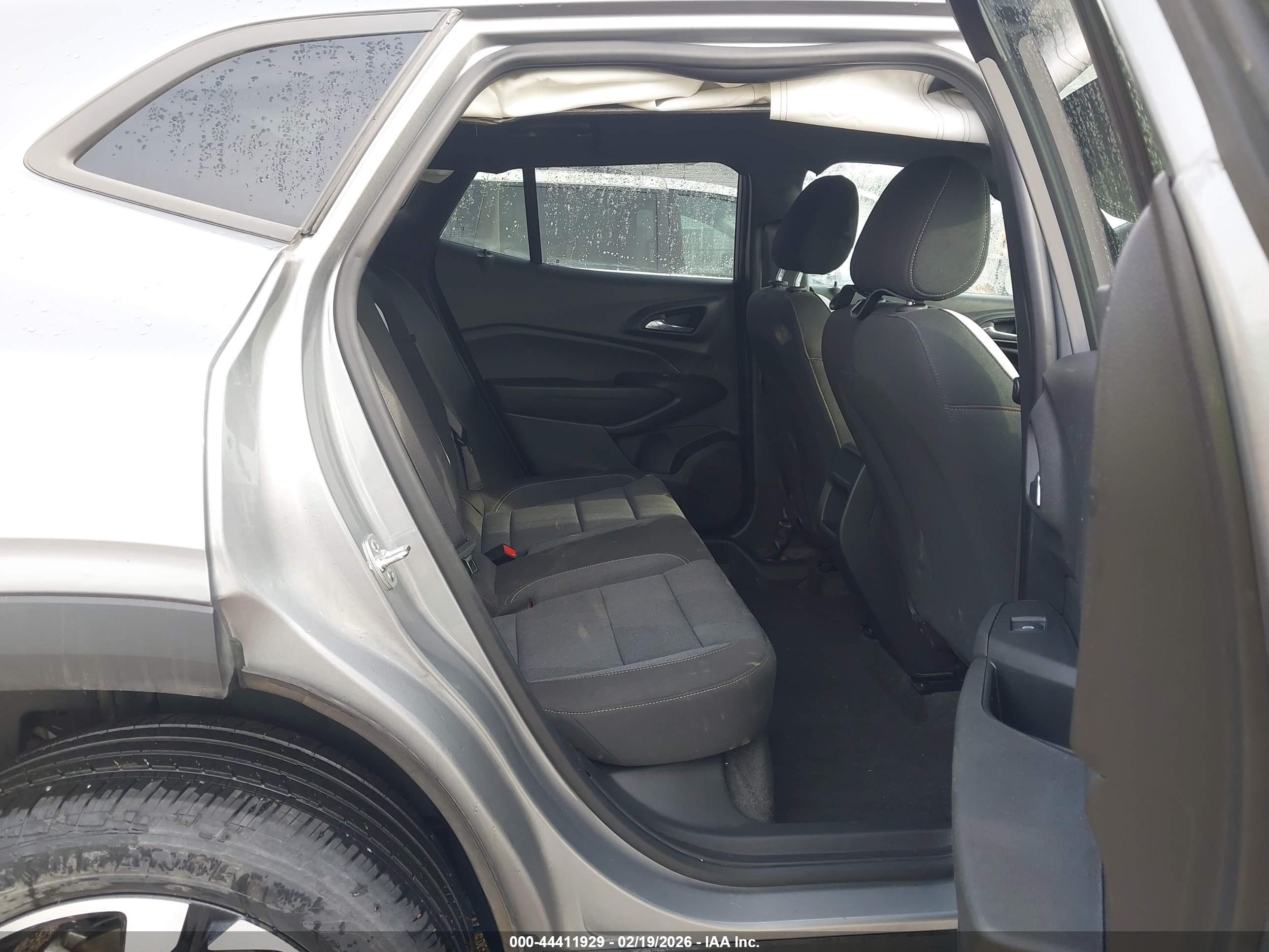 CHEVROLET TRAX image 8