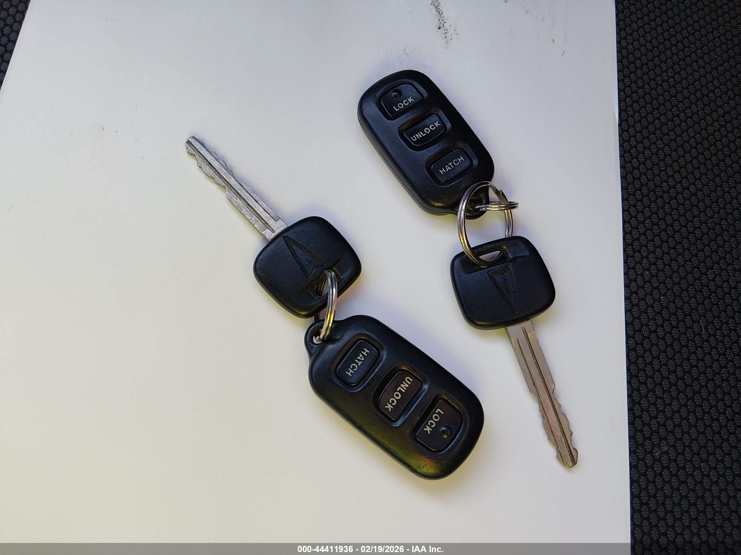 PONTIAC VIBE image 11