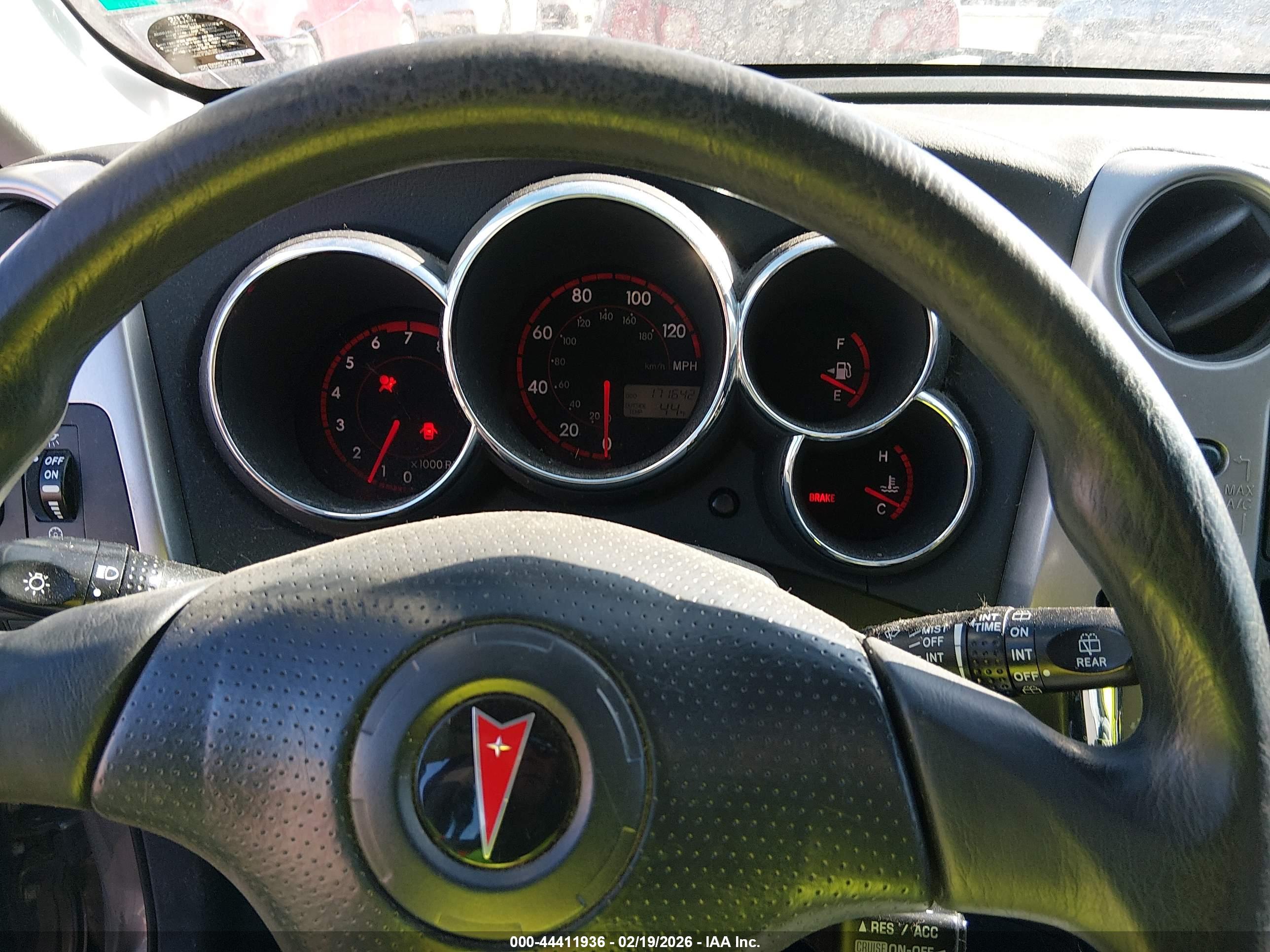 PONTIAC VIBE image 7