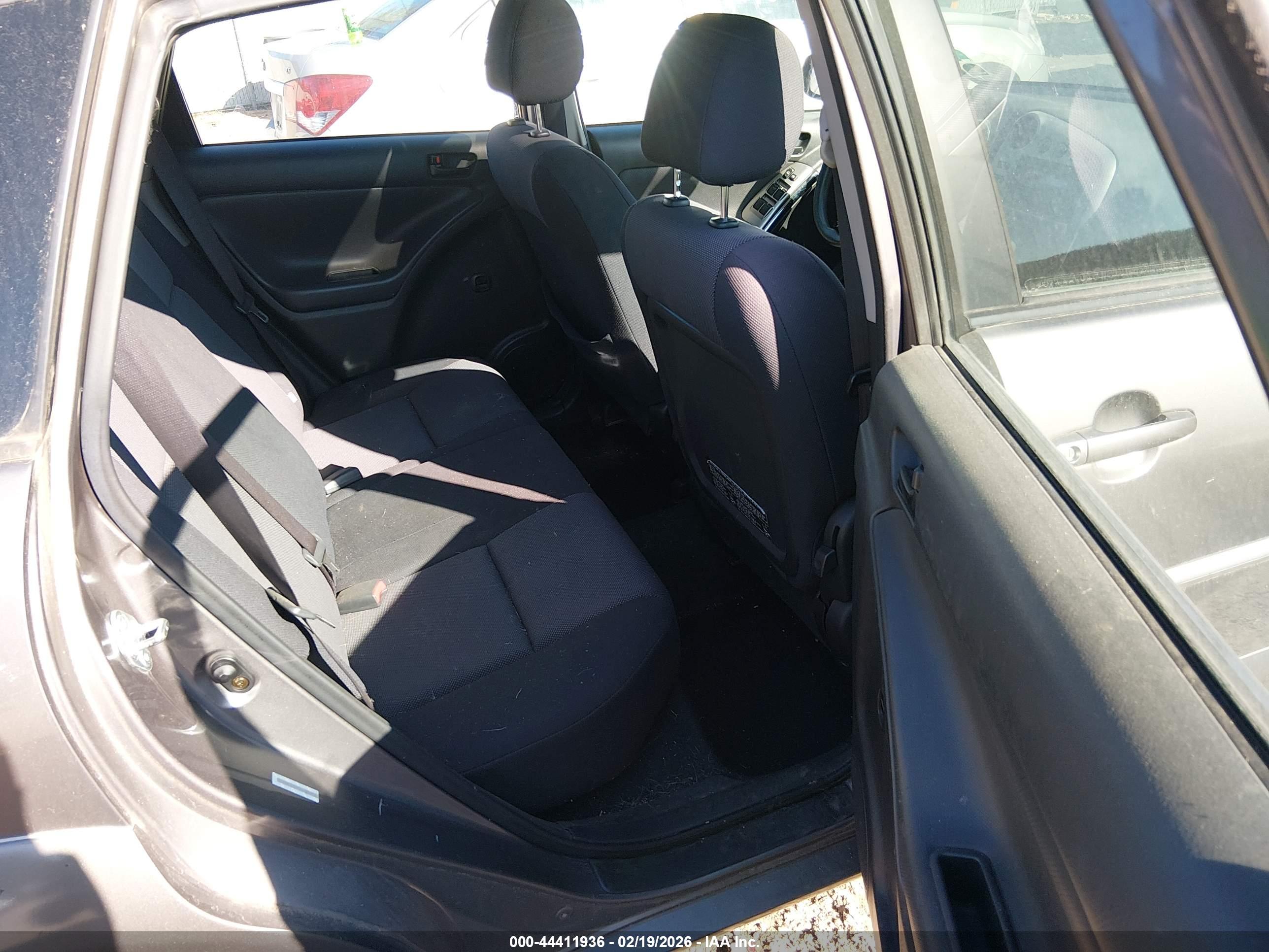 PONTIAC VIBE image 8