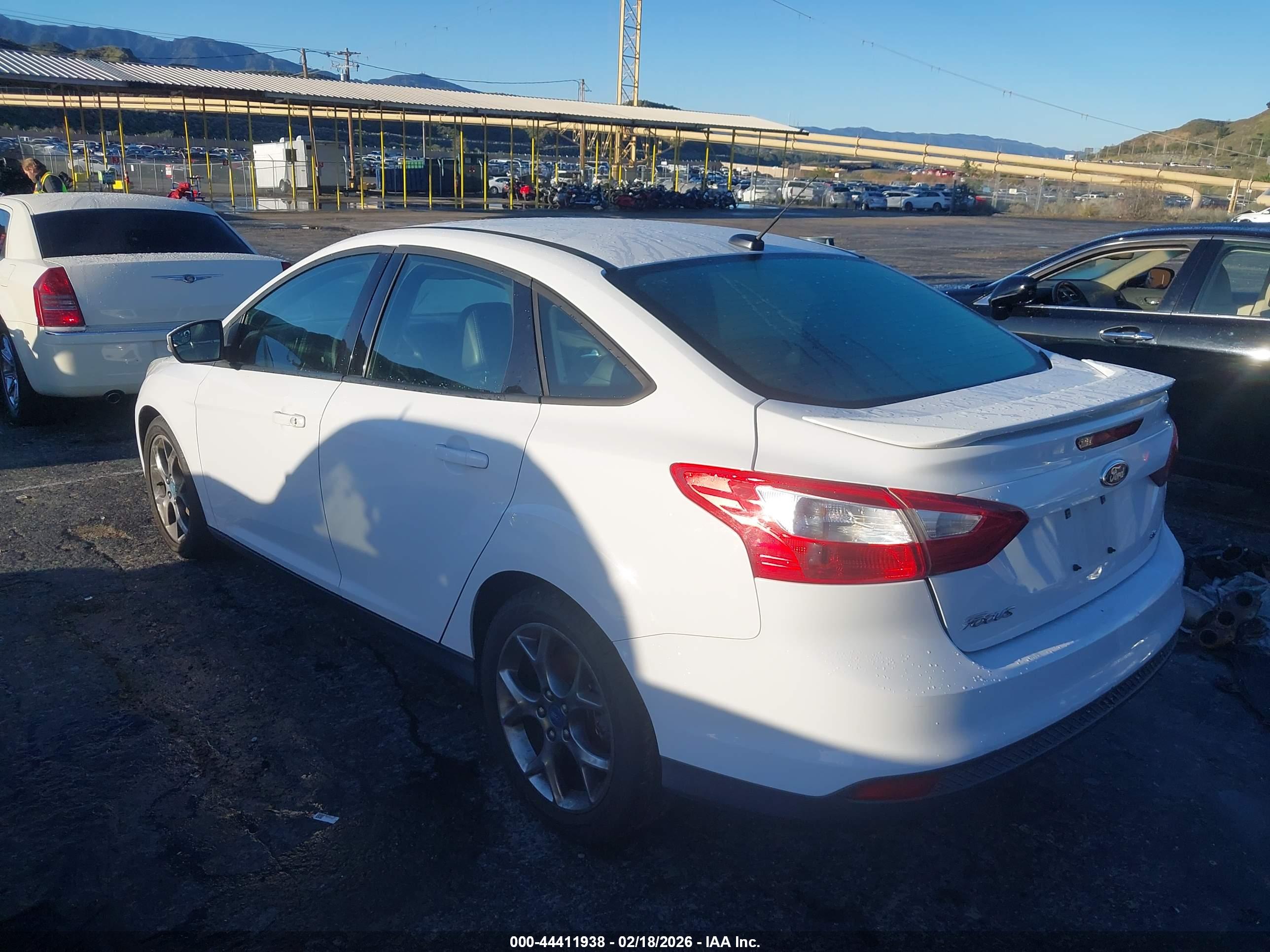 FORD FOCUS image 3