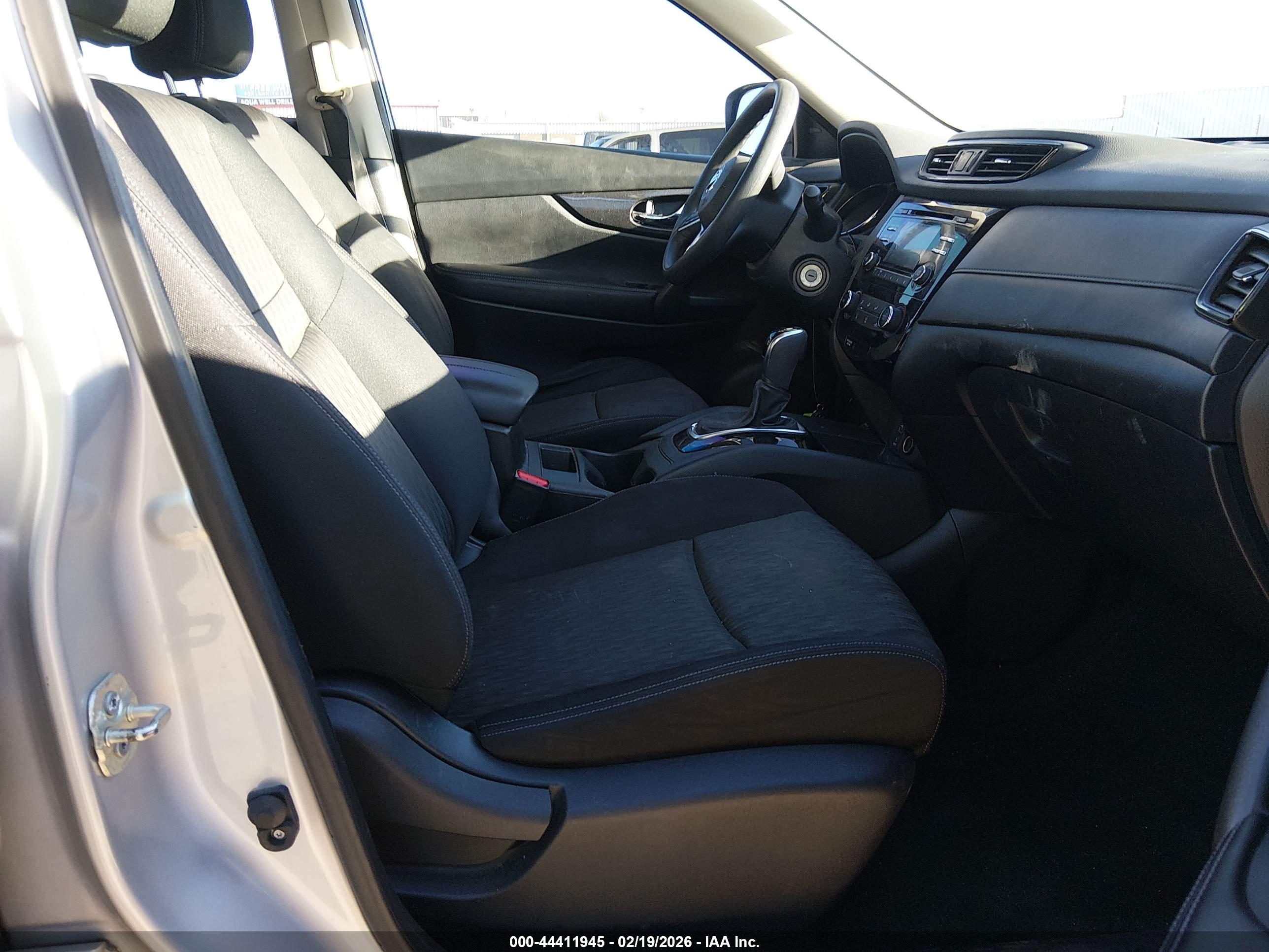 NISSAN ROGUE image 5