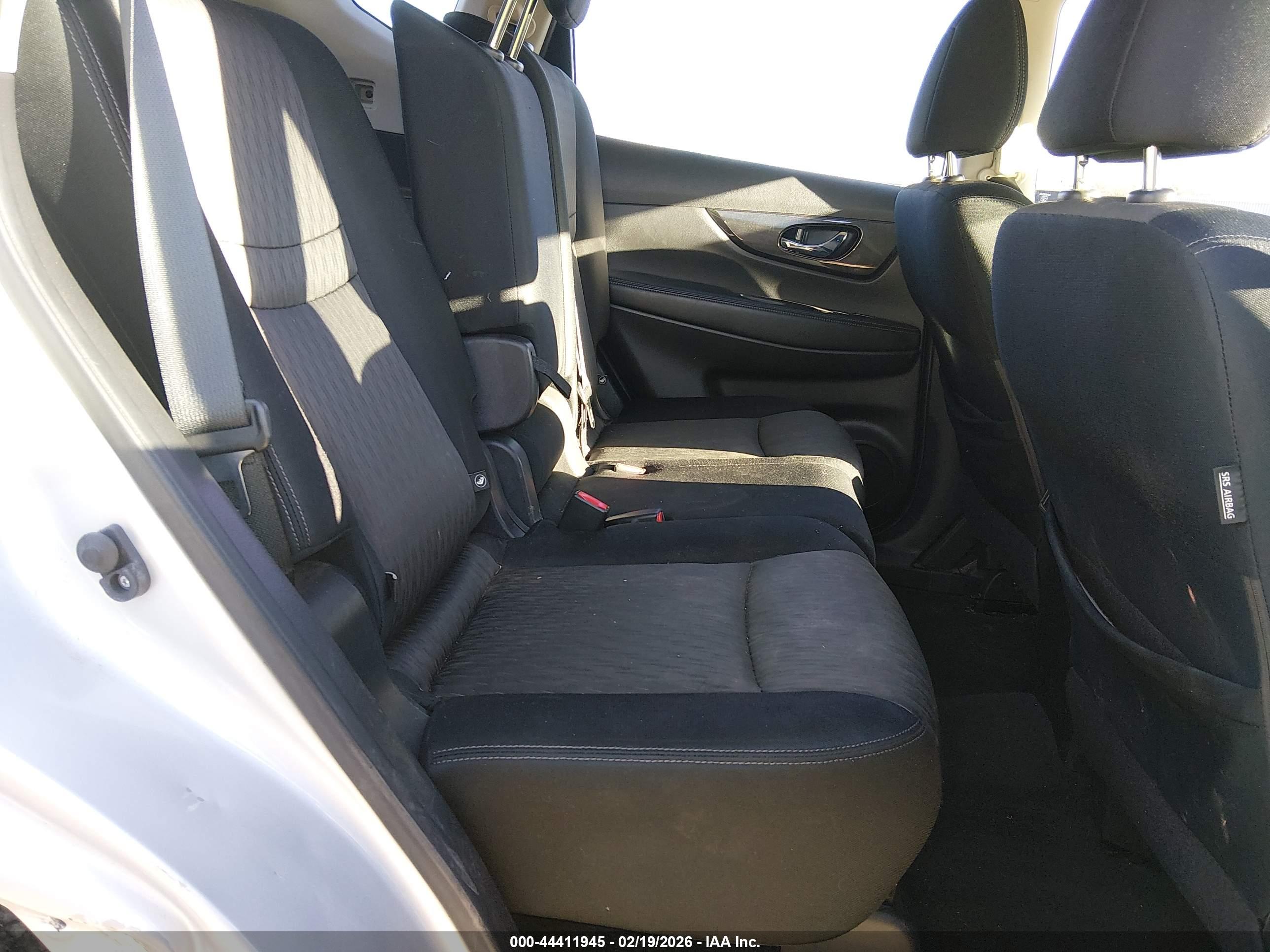 NISSAN ROGUE image 8