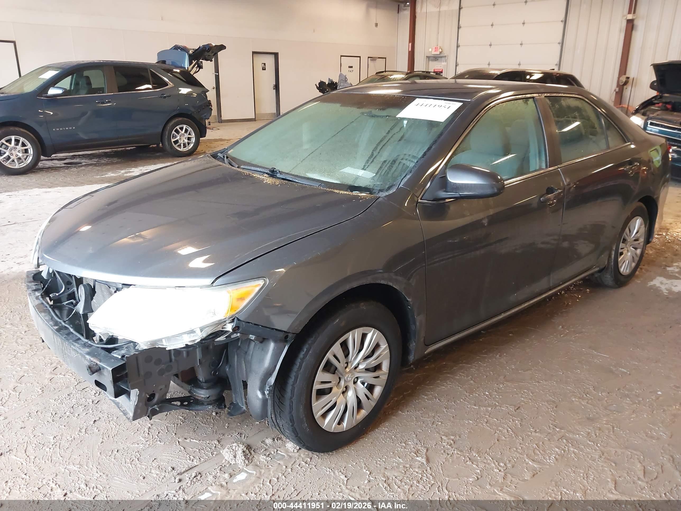 TOYOTA CAMRY image 2