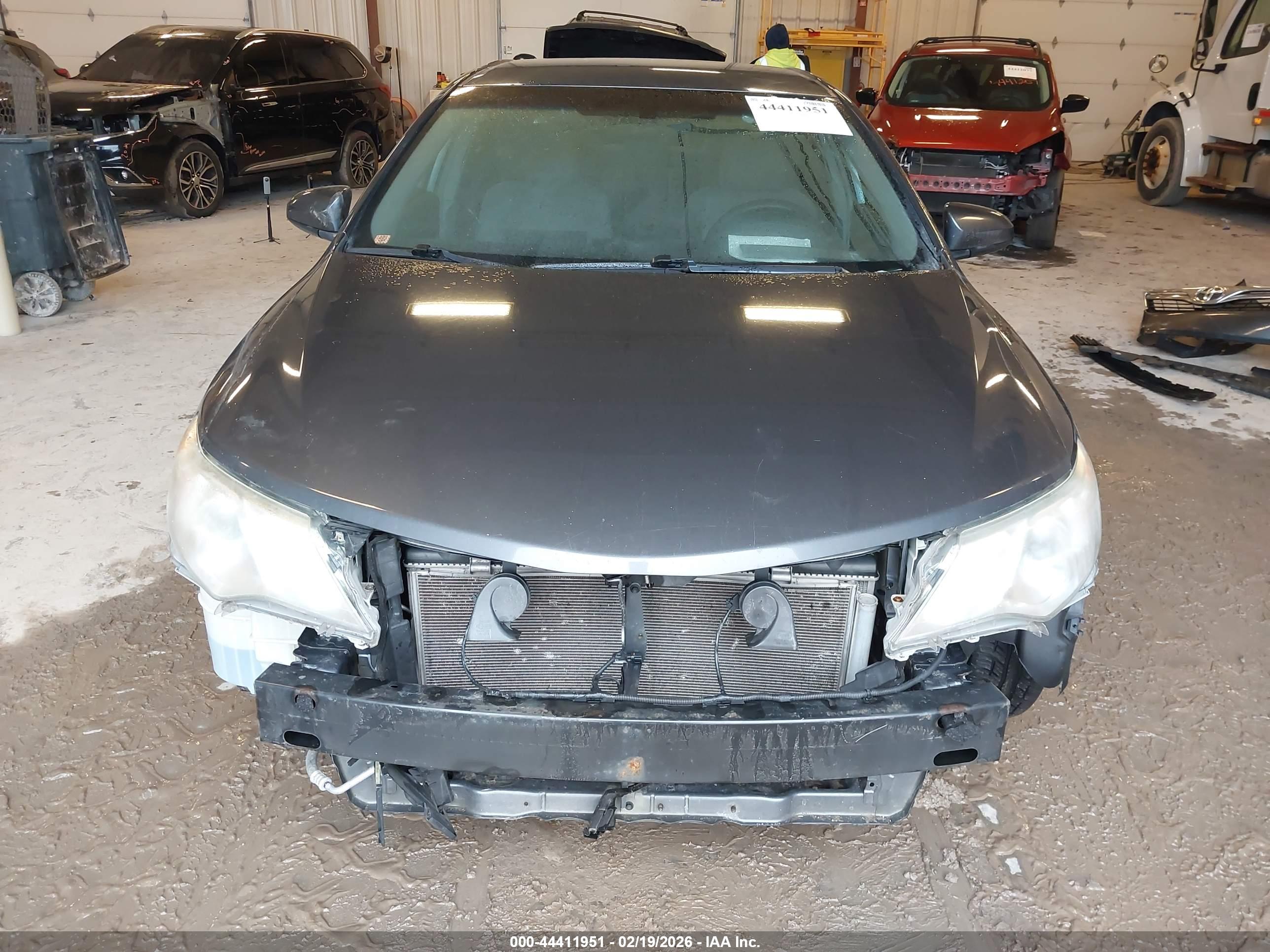 TOYOTA CAMRY image 6