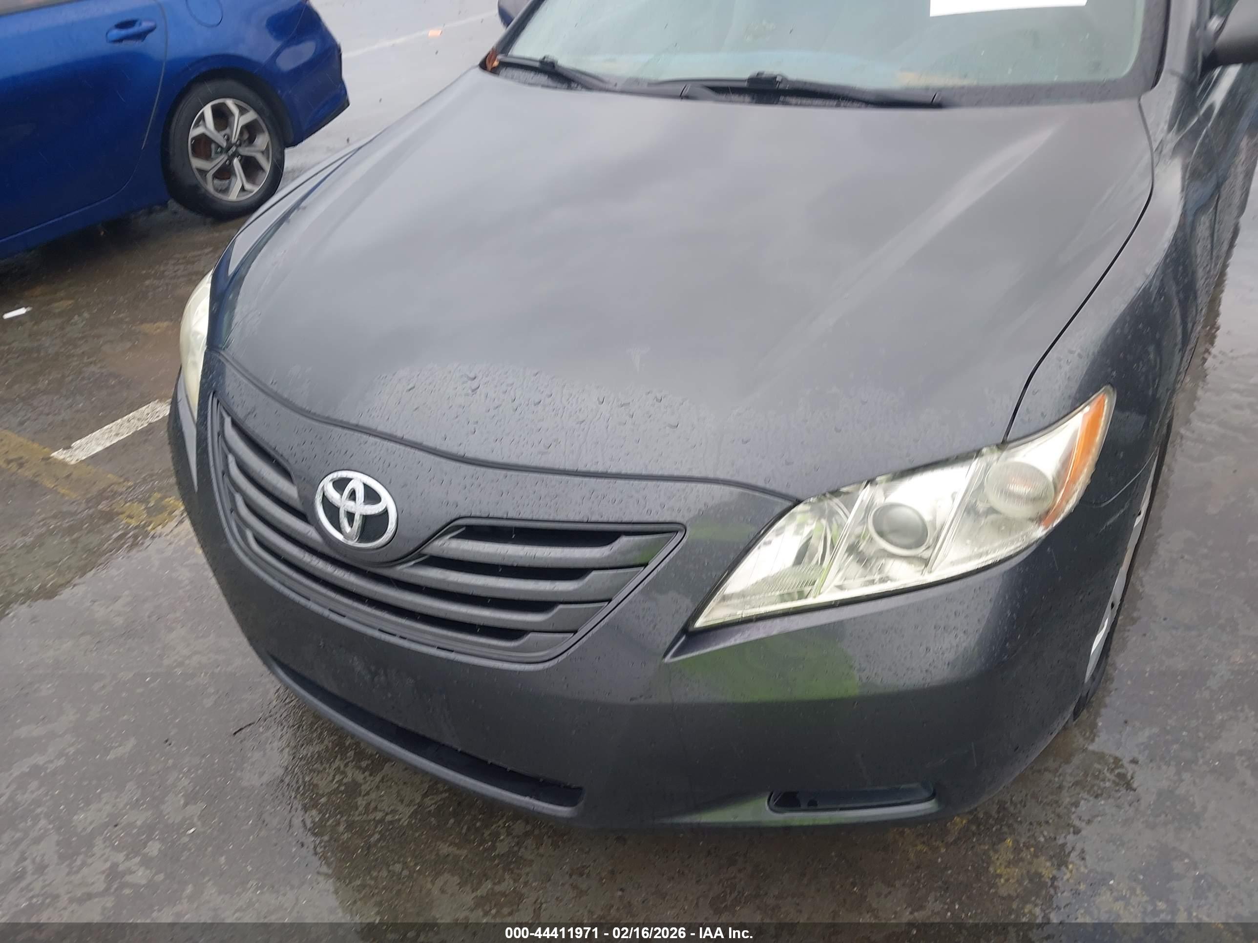 TOYOTA CAMRY image 6