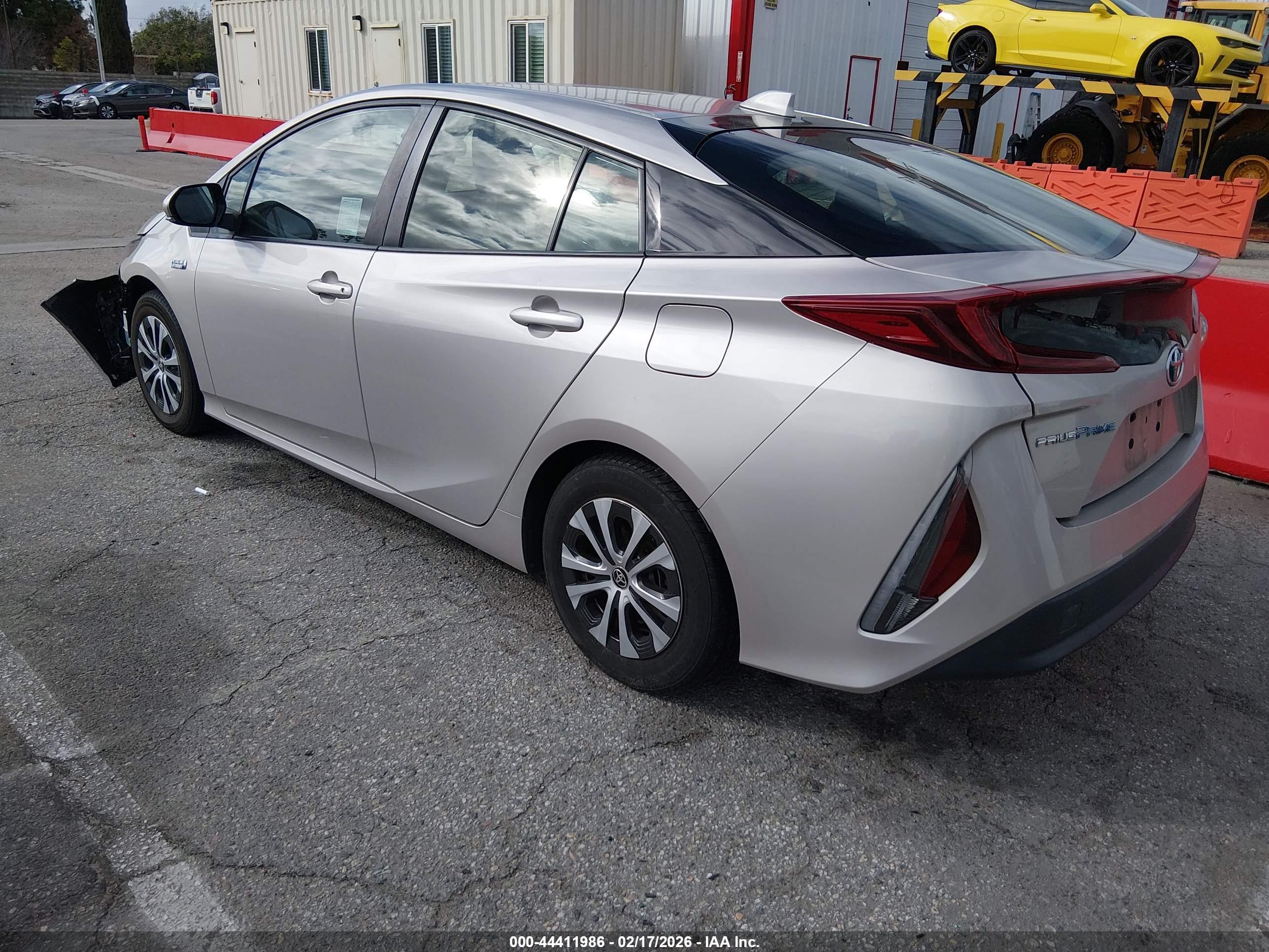 TOYOTA PRIUS image 3