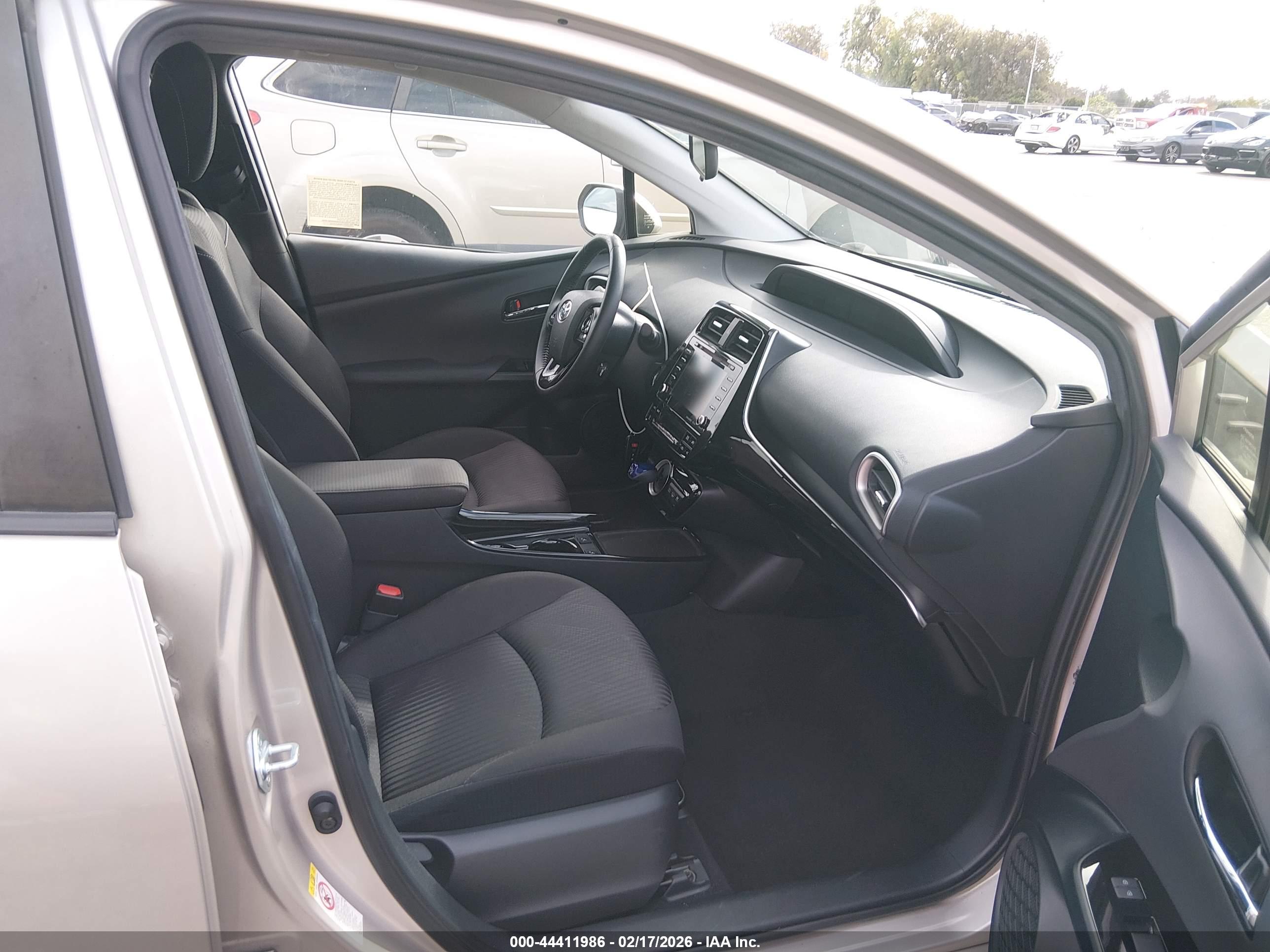 TOYOTA PRIUS image 5