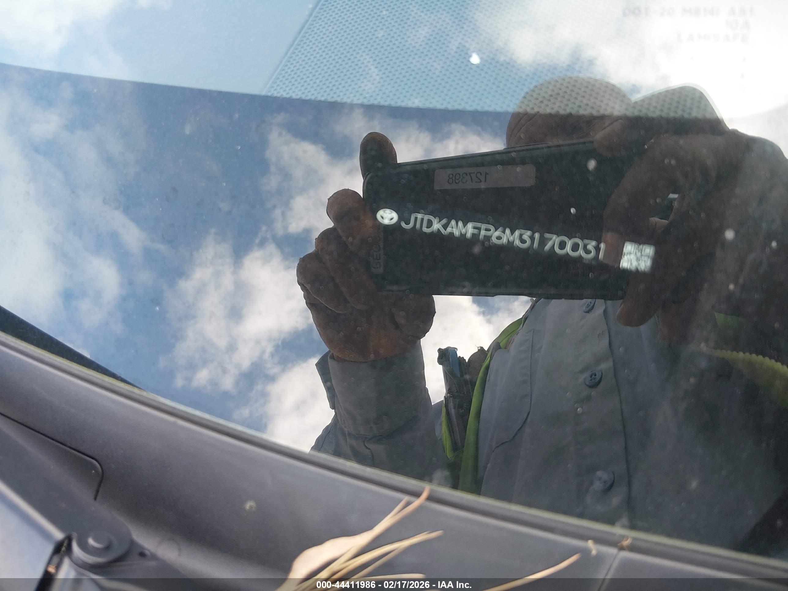 TOYOTA PRIUS image 9