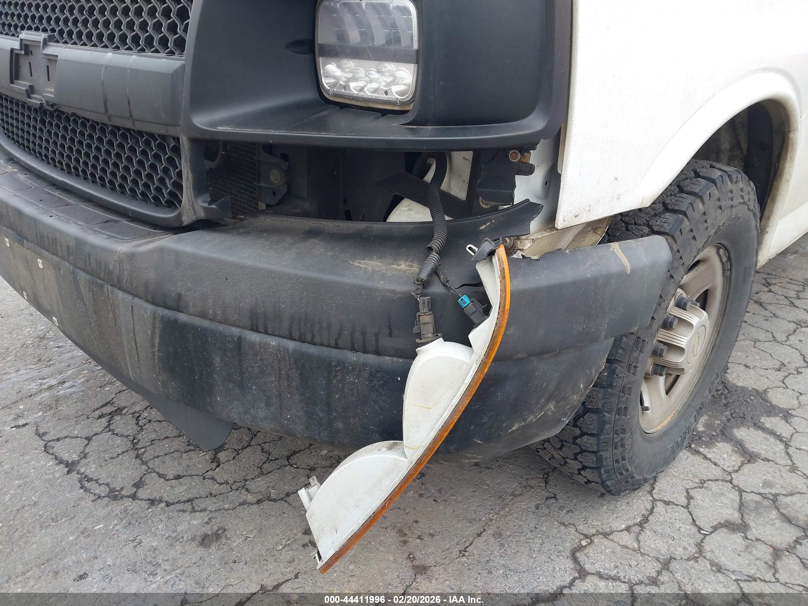 CHEVROLET EXPRESS image 6