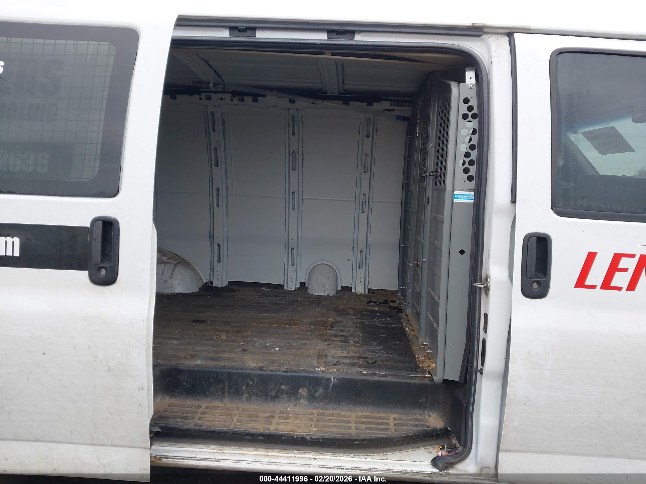 CHEVROLET EXPRESS image 8