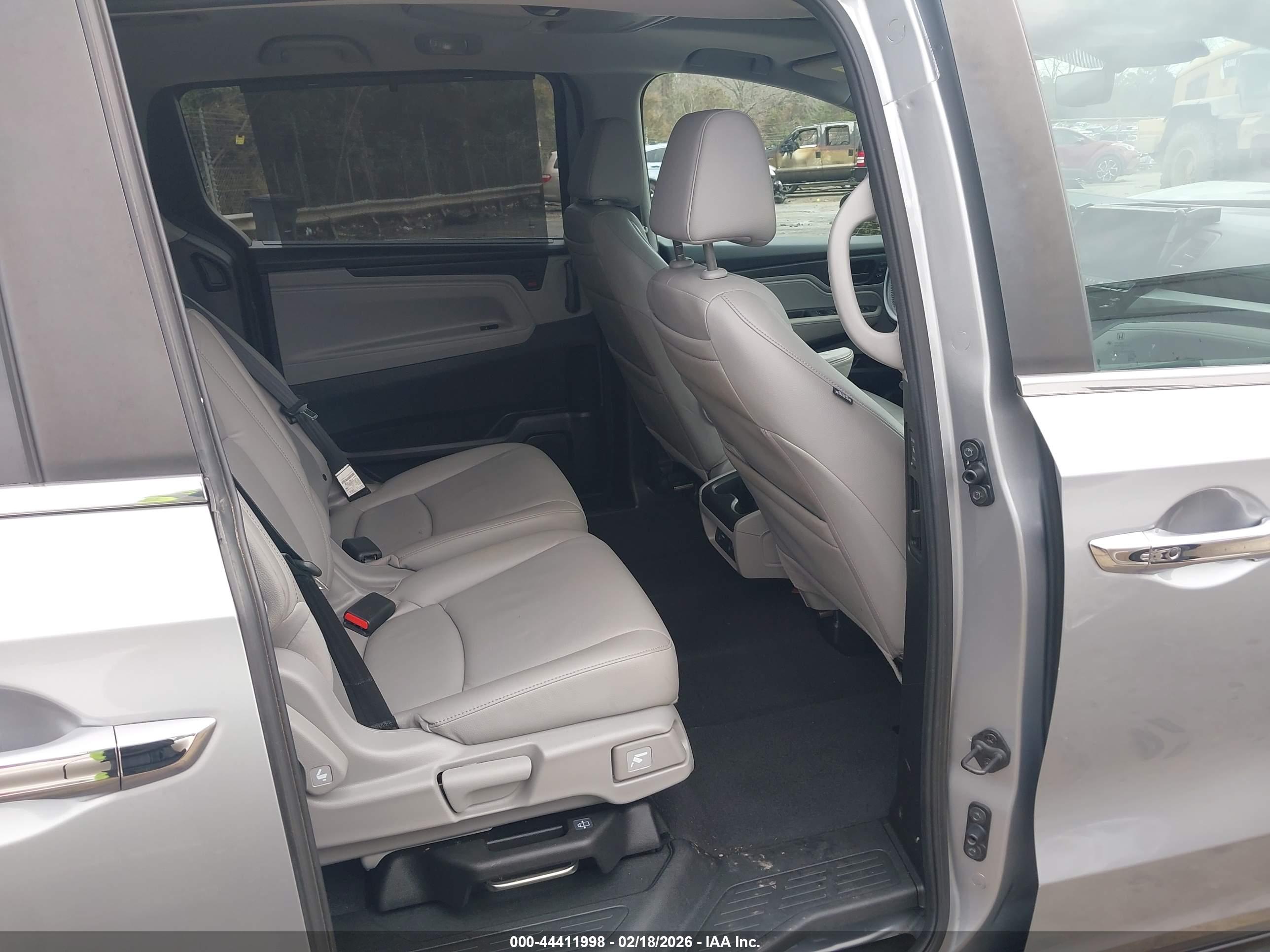 HONDA ODYSSEY image 8